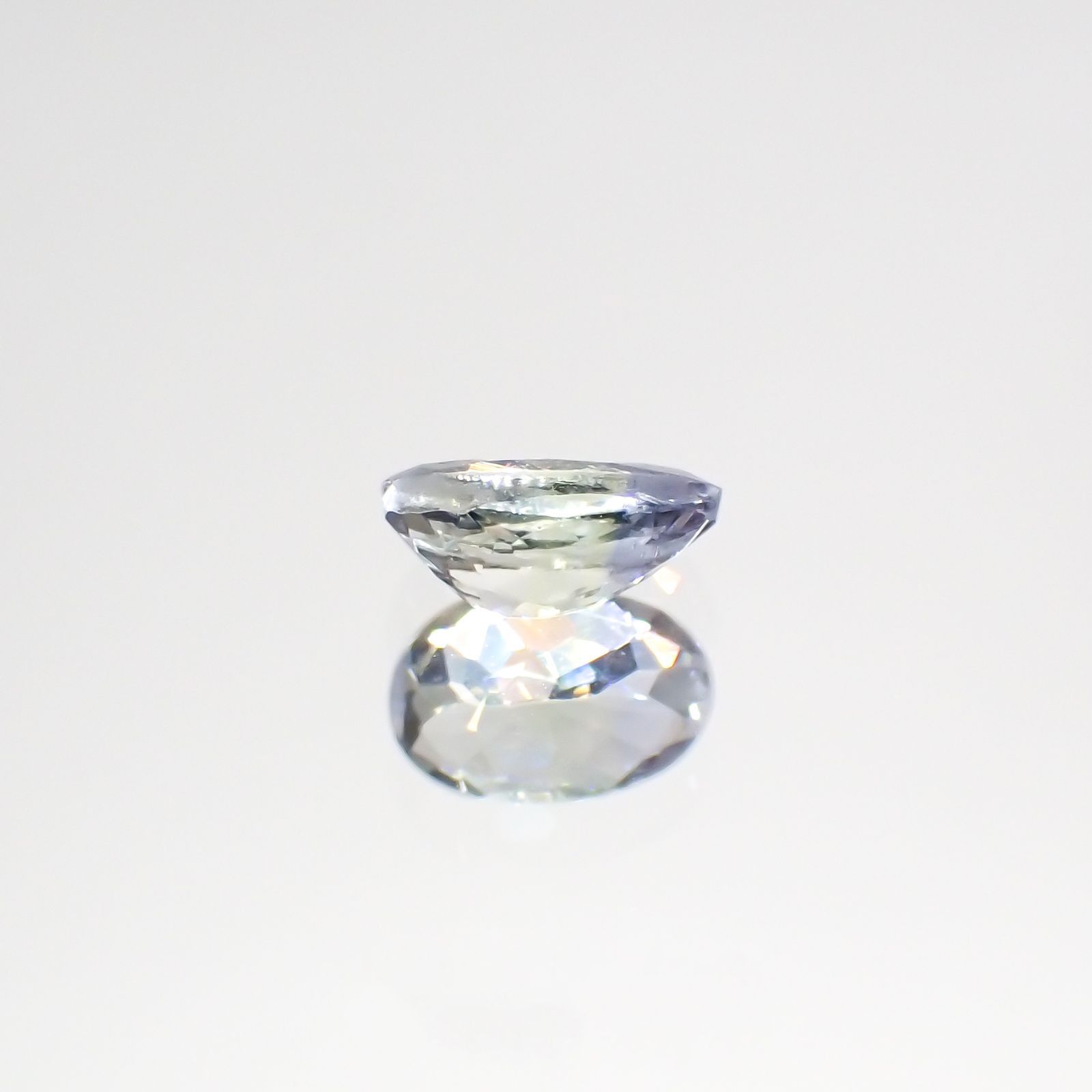 バイカラータンザナイト(宝石名ゾイサイト)タンザニア産 0.49ct 識別済[220515898]6.1x4.1mm前後