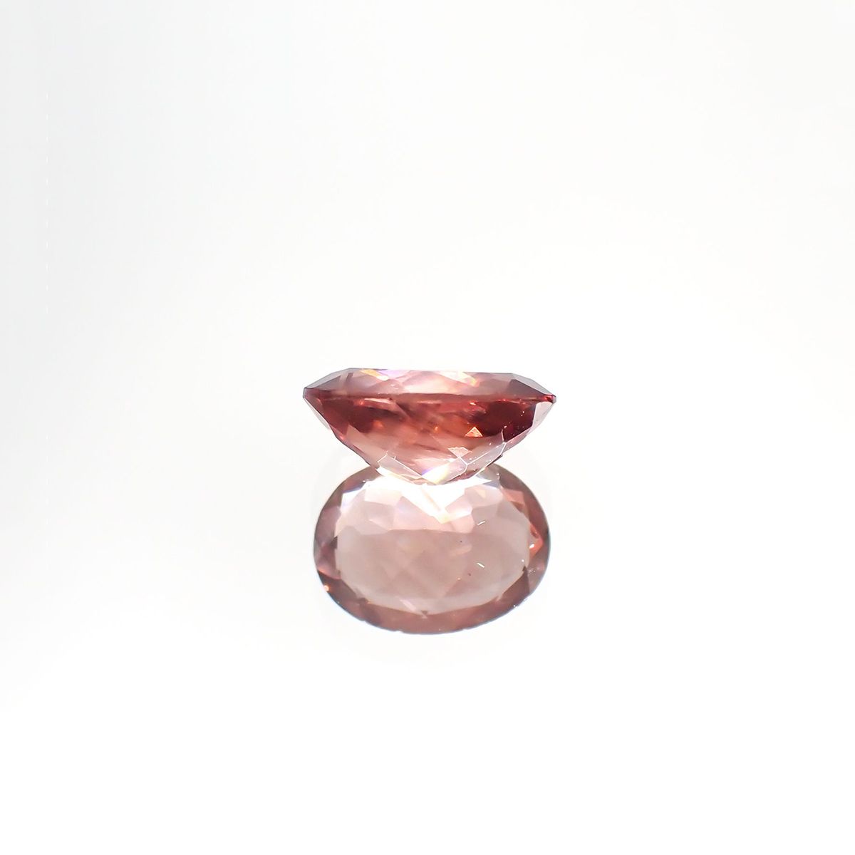 ピンクアパタイト(宝石名アパタイト) ブラジル産 1.51ct 識別済[240212468]8.5×6.5mm前後