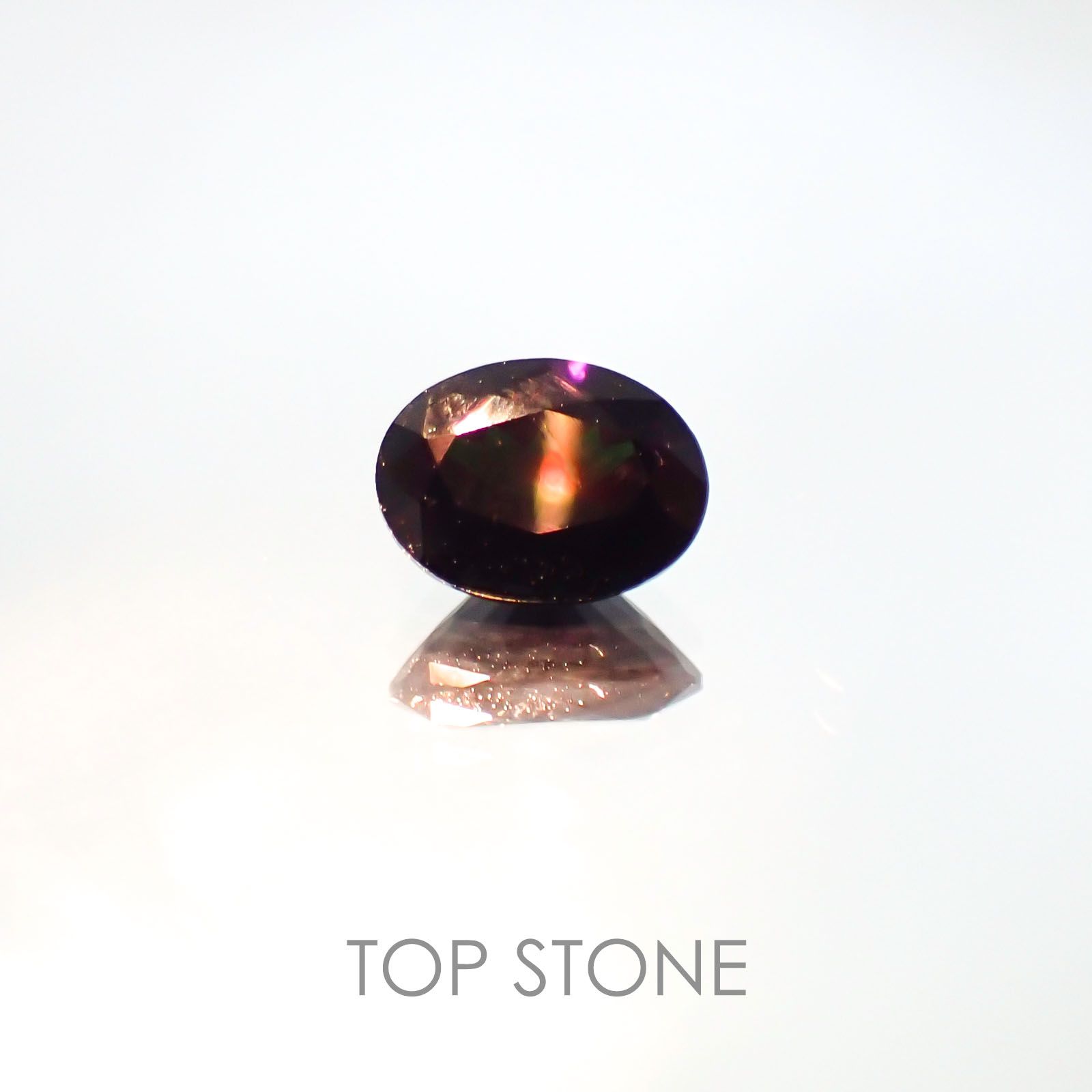 カラーチェンジクロムトルマリン タンザニア産 ルース 0.77ct[20096225]6.8×5.1mm前後