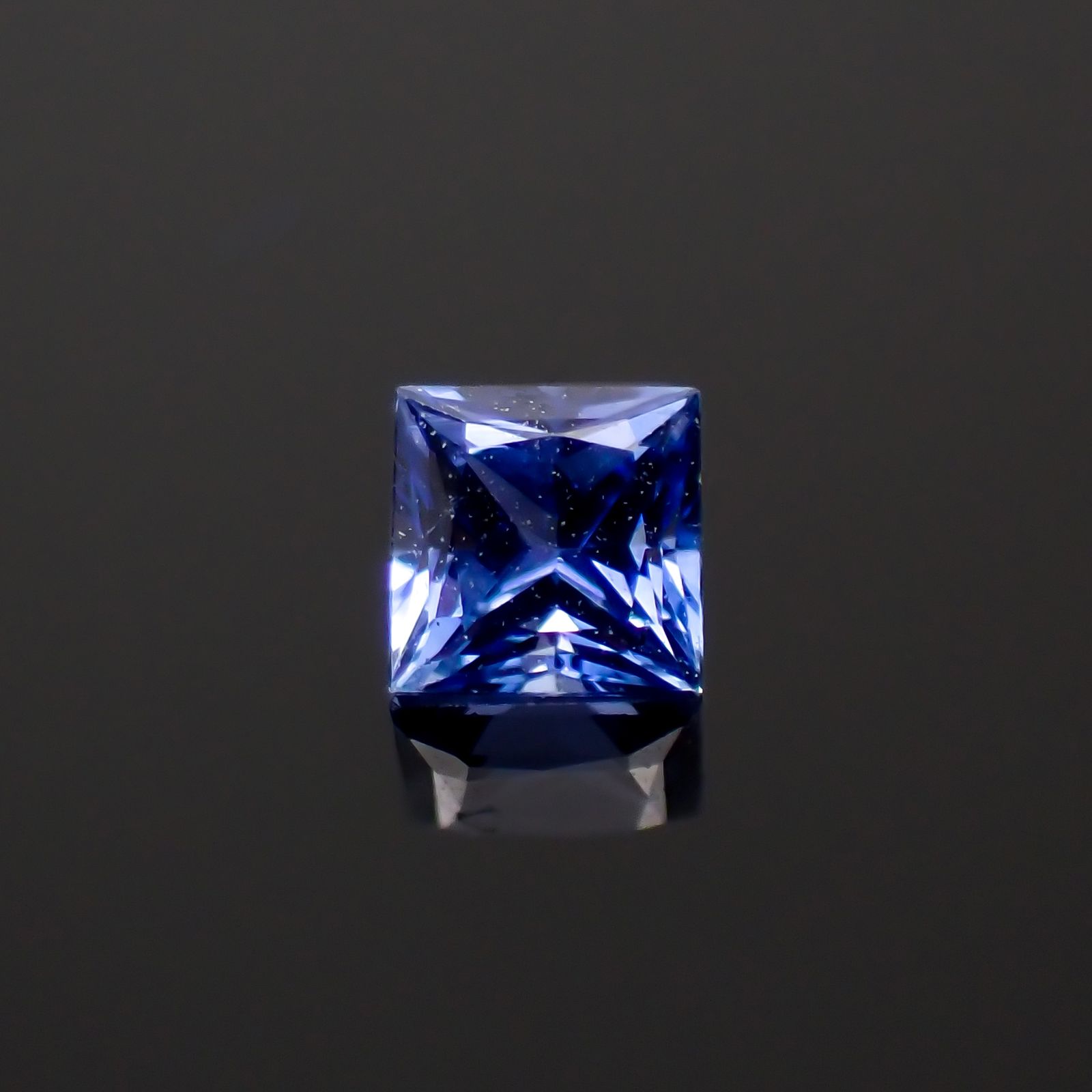 ◇プリンセスカット◇サファイア(宝石名サファイア)スリランカ産 0.12ct 識別済[230622448]2.7x2.7mm前後