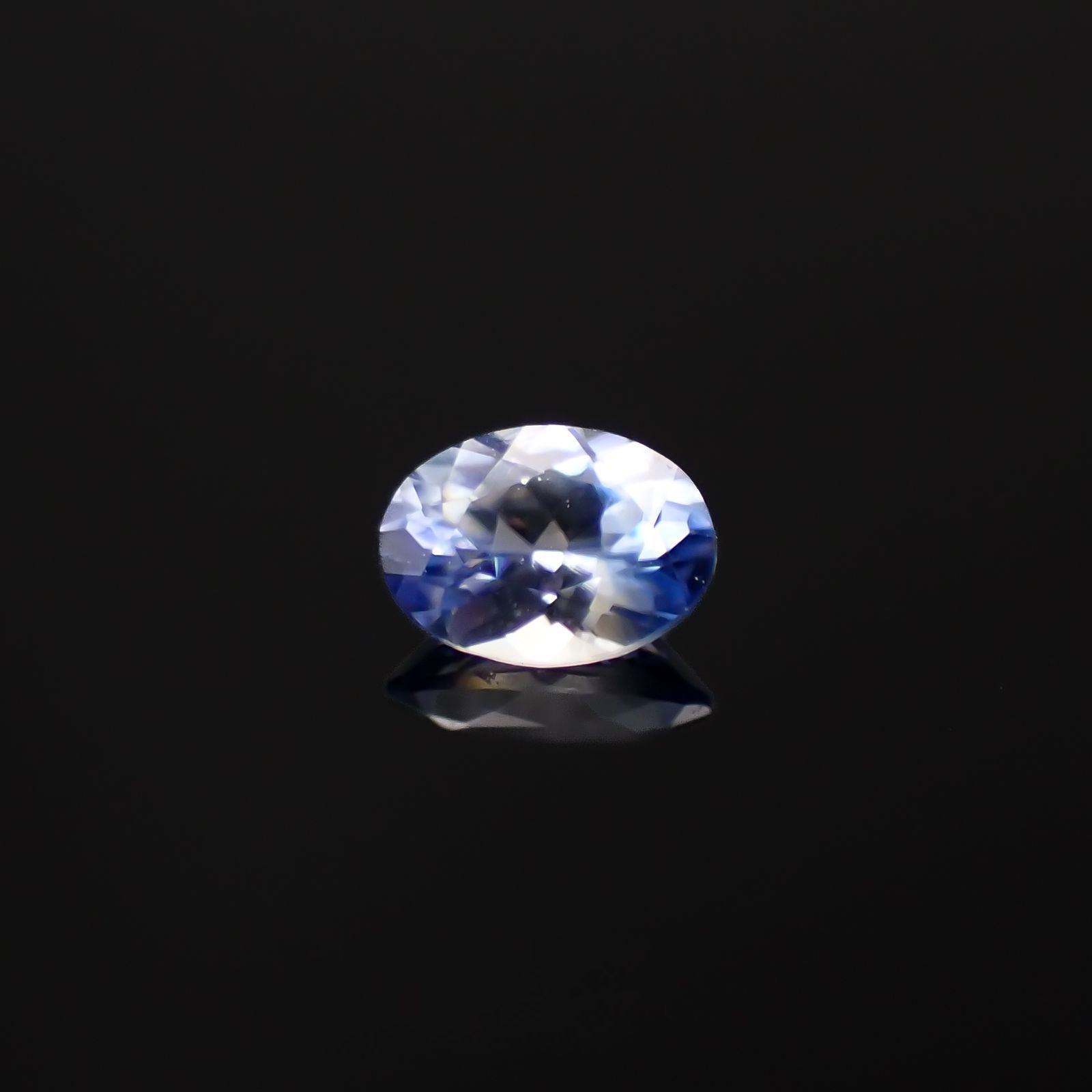 バイカラーベニトアイト アメリカ・カリフォルニア州産 0.12ct[221118973]3.6x2.6mm前後
