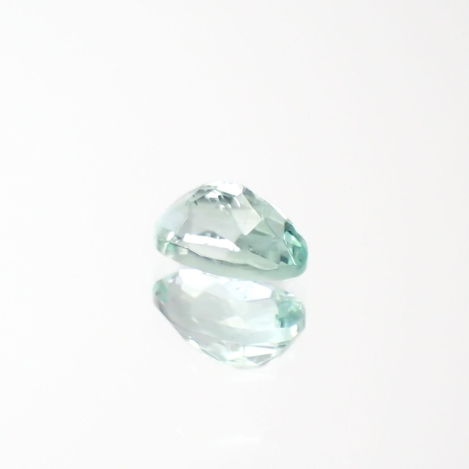 パライバトルマリン モザンビーク産 0.30ct[230220374]5.1x3.1mm前後