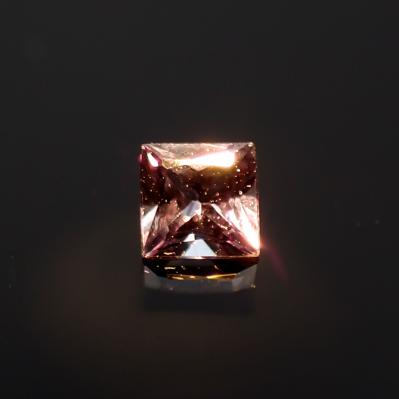 ◇プリンセスカット◇カラーチェンジガーネット アレキタイプ マダガスカル・ベキリー産 0.086ct[230522183]2.5x2.4mm前後