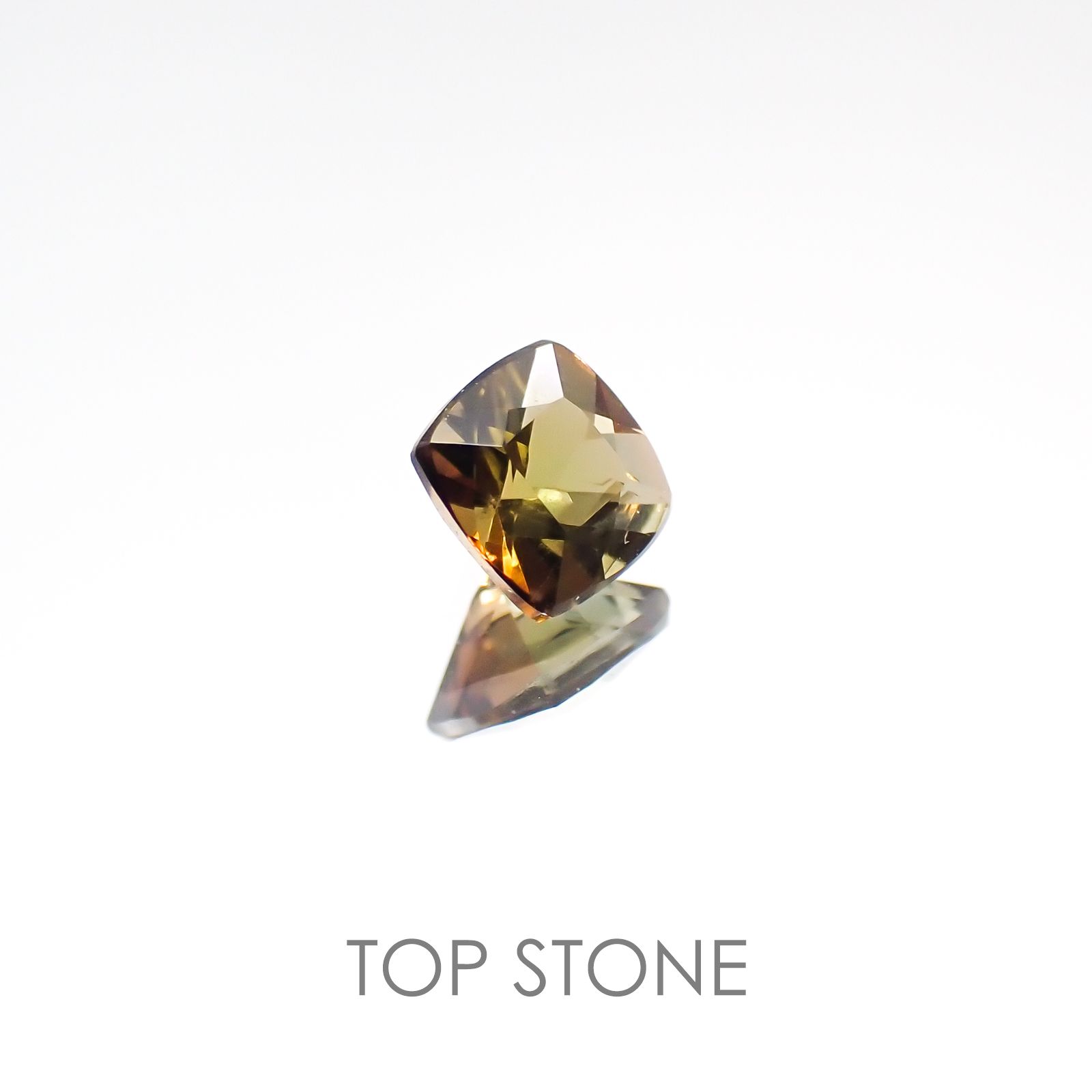 バイカラーアンダリュサイト スリランカ産 ルース 0.32ct[20117475]4×4mm前後