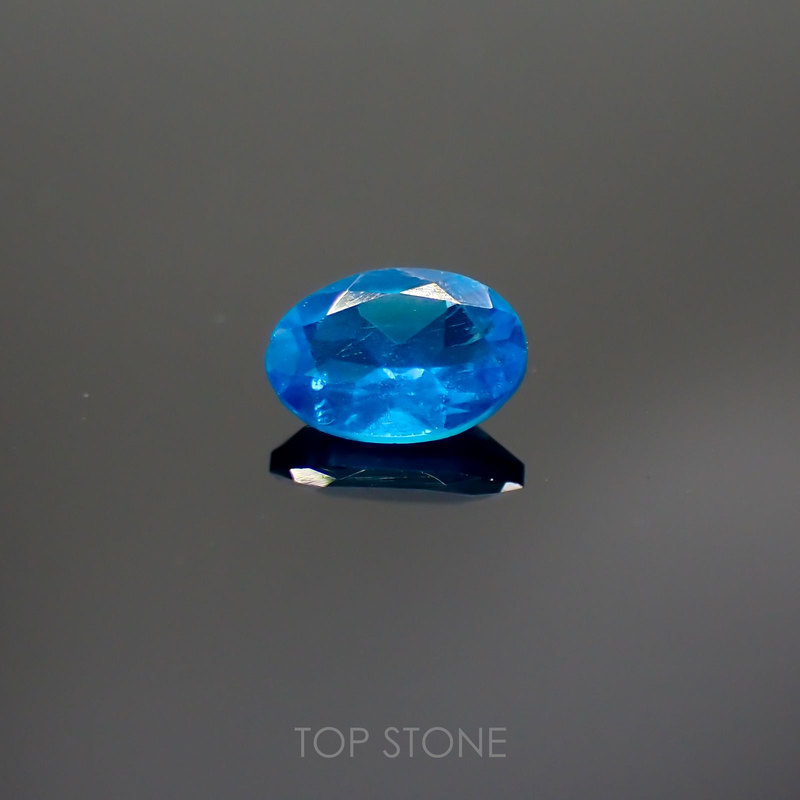 ネオンブルーアパタイト(宝石名アパタイト) マダガスカル産 0.41ct 識別済[211013052]5.7×3.9mm前後
