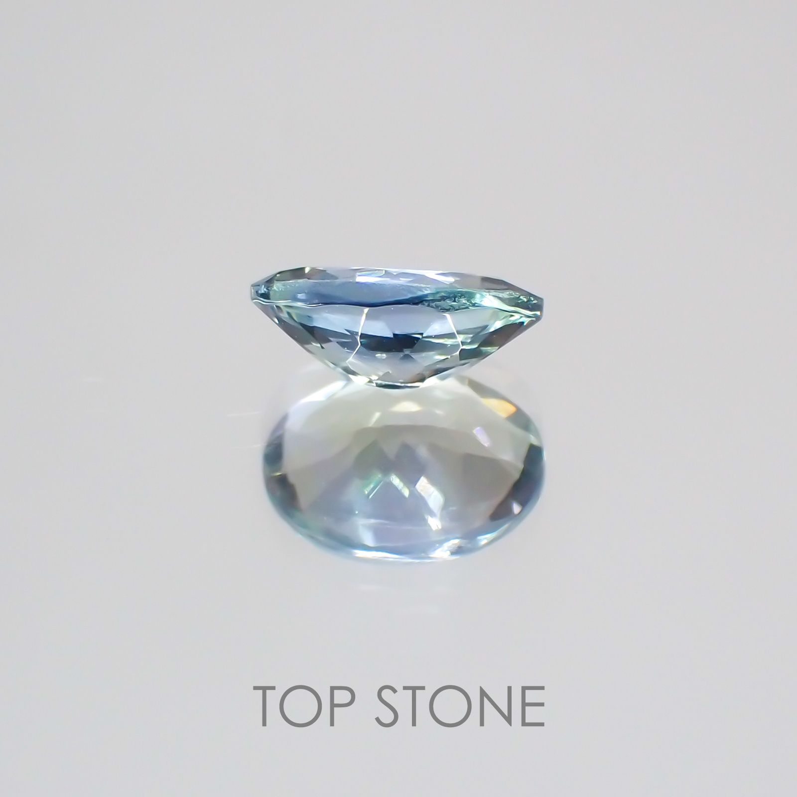 パーティーカラータンザナイト タンザニア産 ルース 0.73ct[210210055]6.9×5.1mm前後