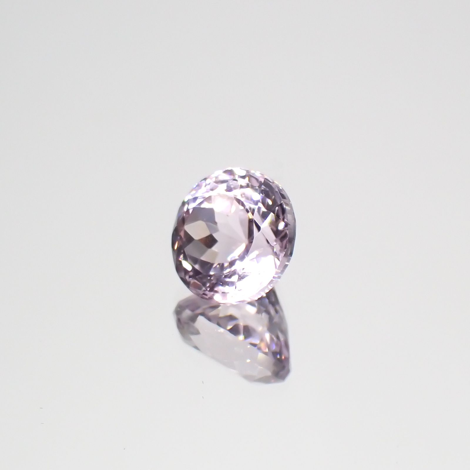 クンツァイト アフガニスタン産 2.58ct[231124349]7.9x7.9mm前後
