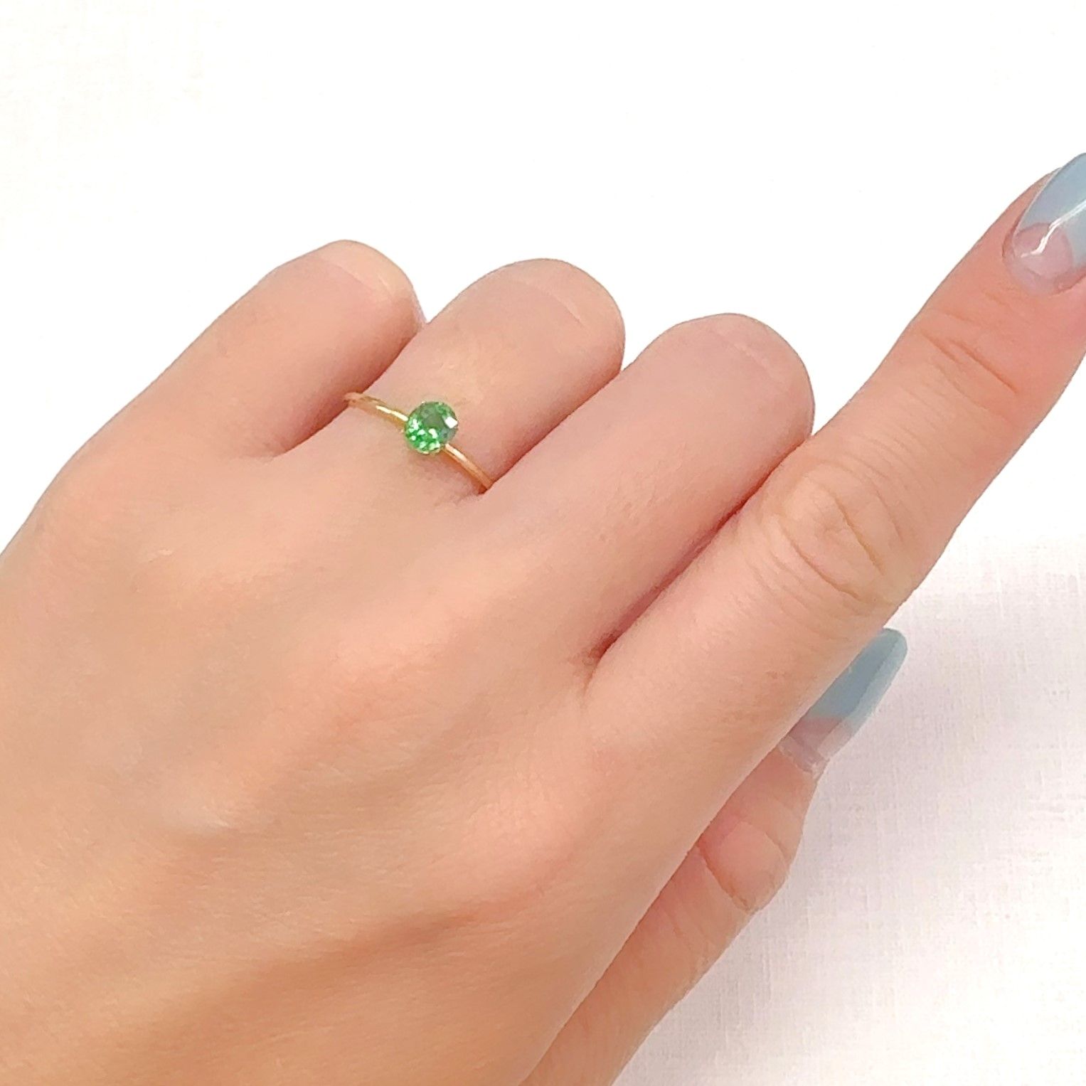 パライバトルマリン ブラジル・パライバ州バターリャ鉱山産 0.42ct[240928736]5.1x4.4mm前後
