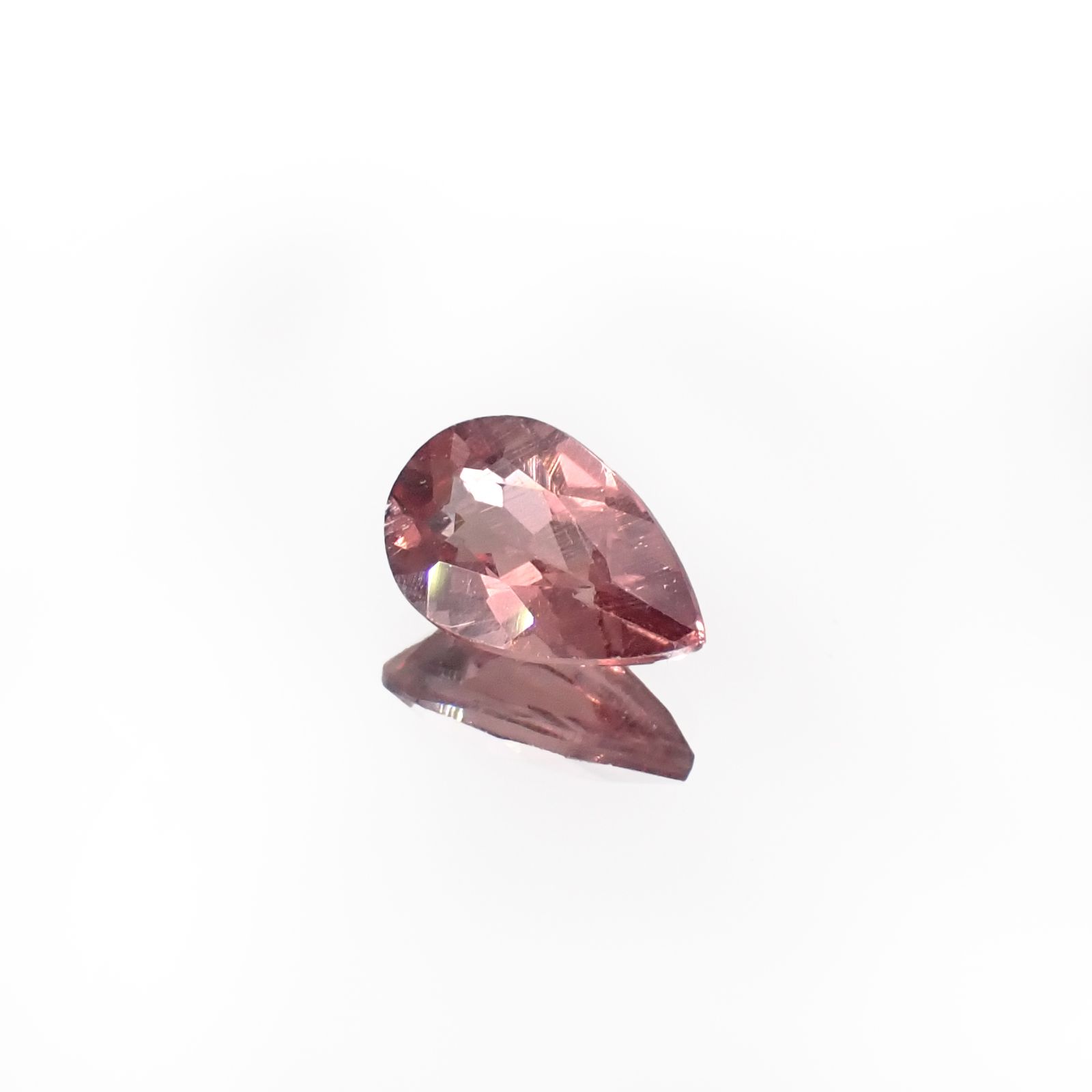 ピンクアパタイト ブラジル産 0.90ct[231224936]7.9x5.1mm前後