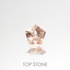 ◇ペンタゴンカット◇オレゴンサンストーンSA(宝石名ラブラドライト) アメリカ・オレゴン州産 0.21ct 識別済[21059542]4.2×4.2mm前後
