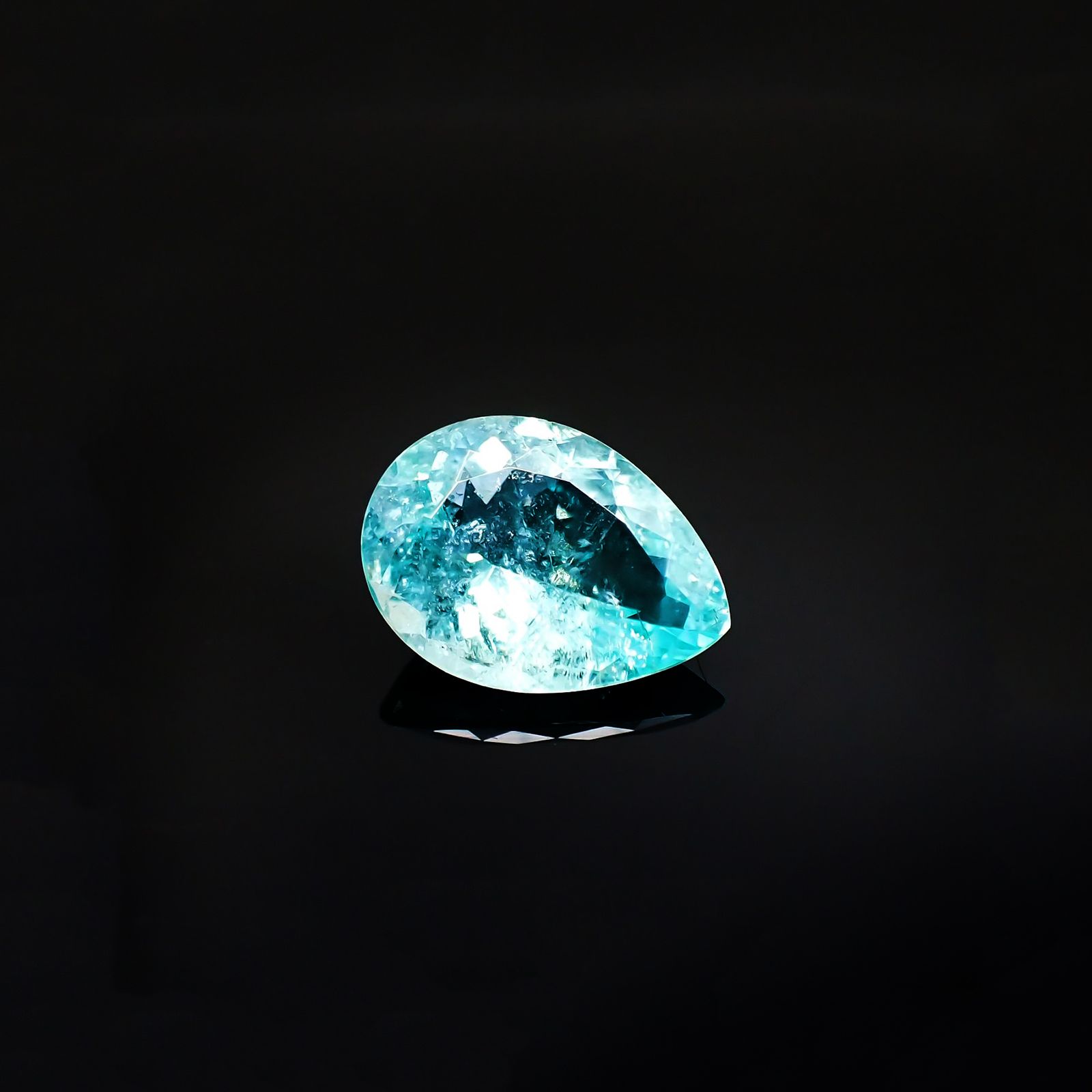 パライバトルマリン(宝石名トルマリン/別名パライバ・トルマリン) モザンビーク産 GIA鑑付 3.25ct / 12.4×9.1mm前後 [19110916]