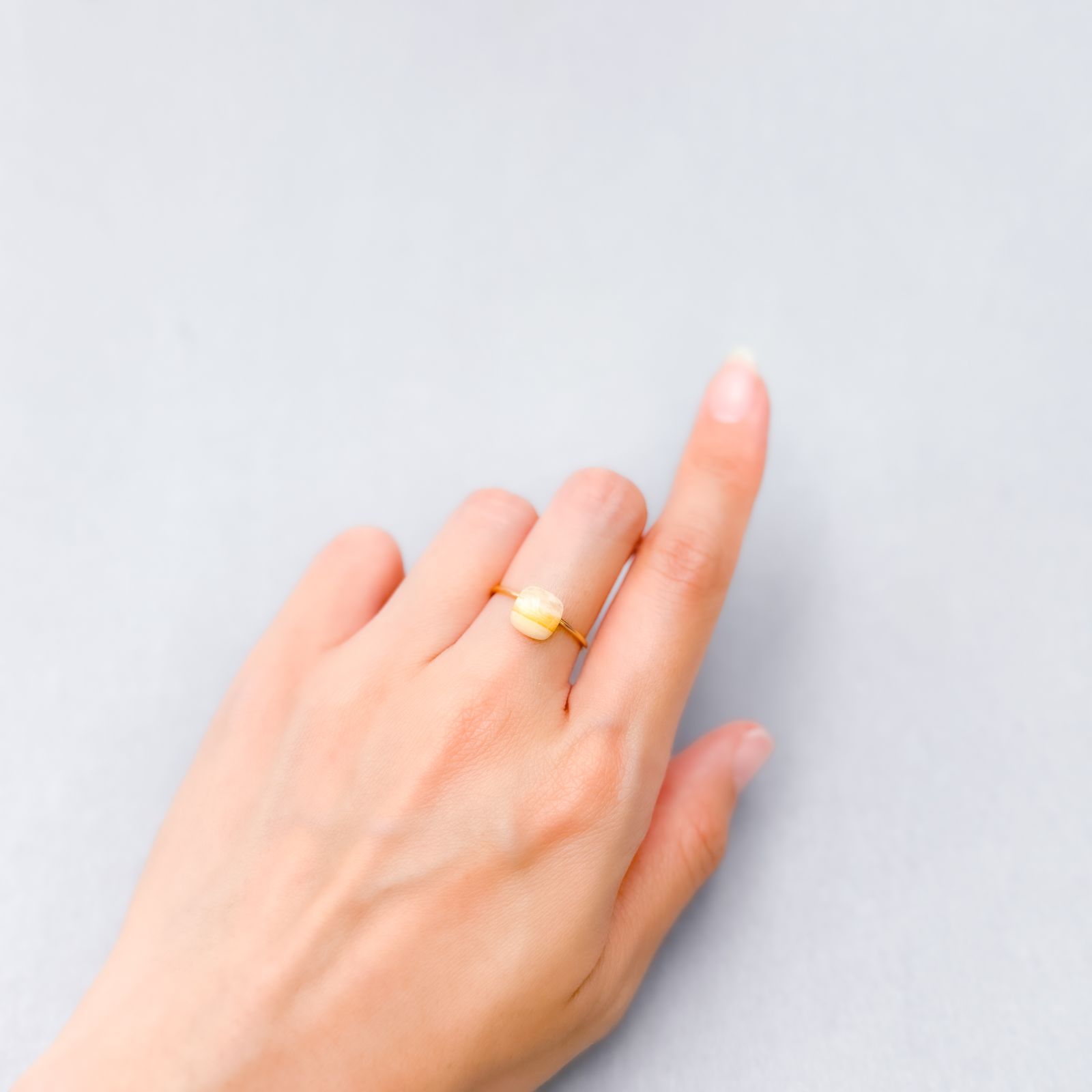 北海道石(北海道オパール) 北海道河東郡鹿追町然別産 1.86ct [250530383]7.7x7.8mm前後