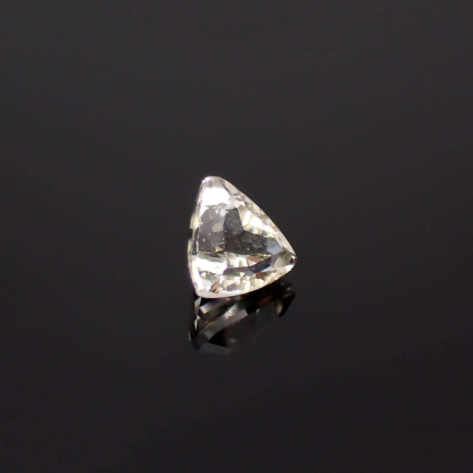 リューコガーネット ビルマ産 0.30ct [230421418]3.8x4.1mm前後