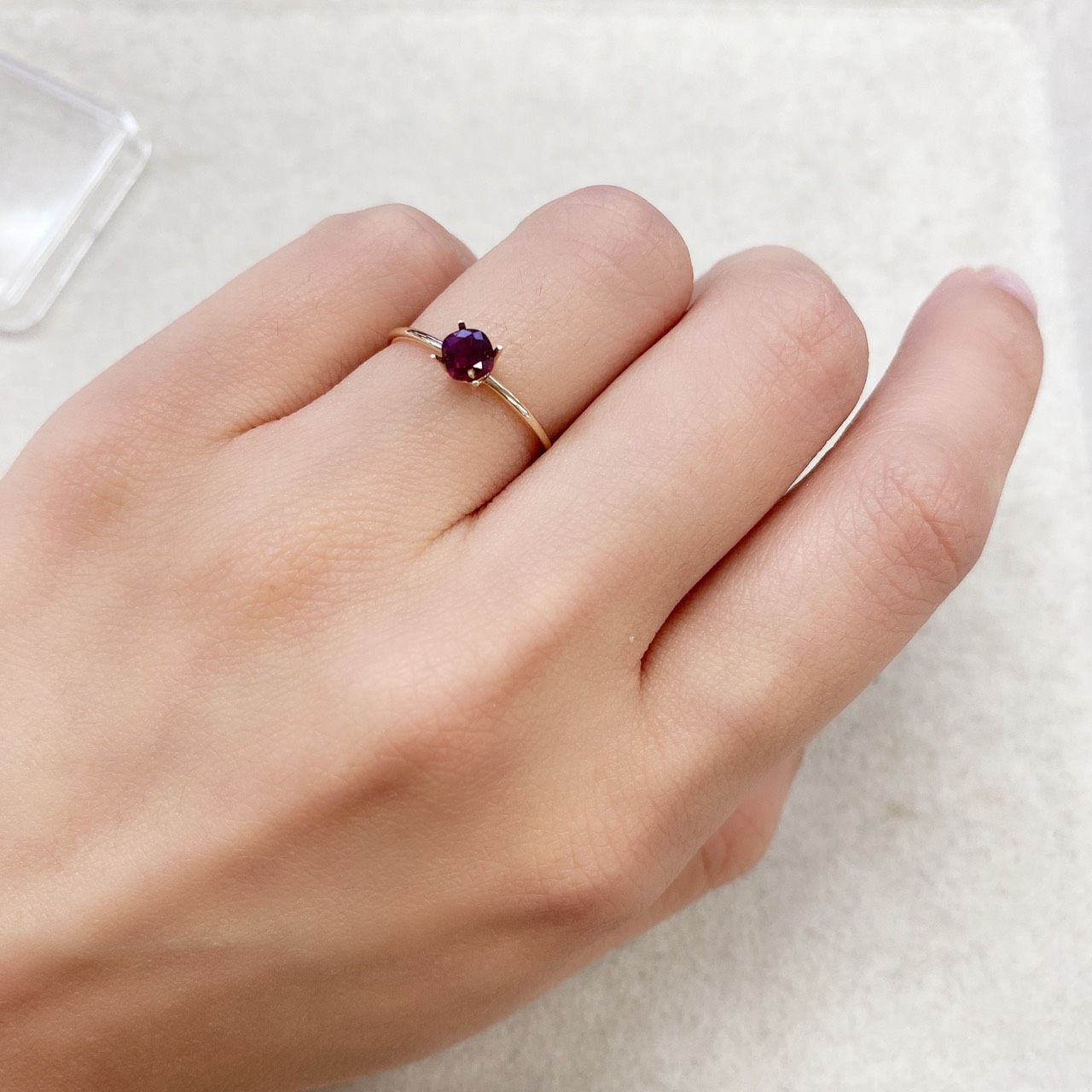 ルビー 非加熱(宝石名ルビー) マダガスカル産 0.45ct 識別済[210711735]4.1×4.1mm前後