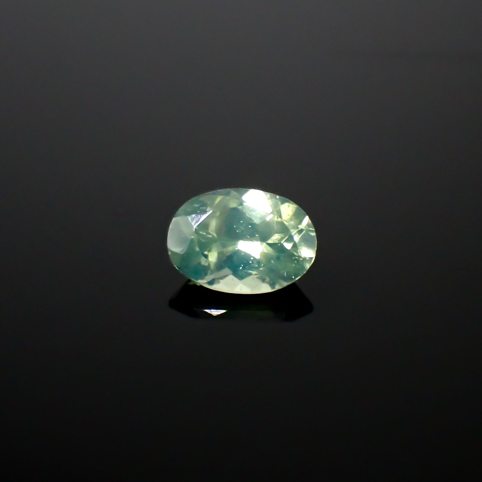 グリーンジルコン スリランカ/カンボジア産 1.29ct[240728536]7.5x5.4mm前後