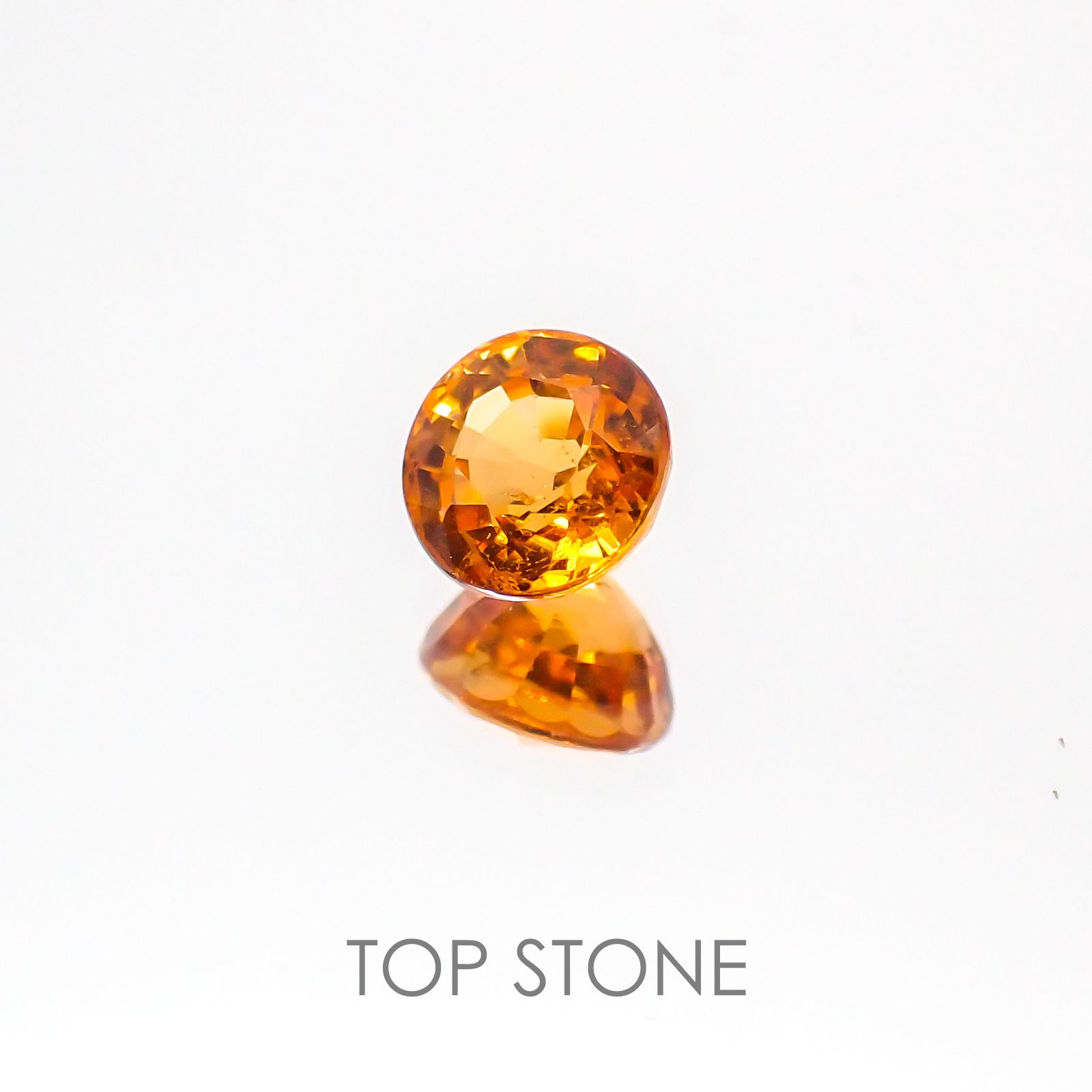マンダリンガーネット ケニア産 ルース 0.61ct[20118102]4.7×4.7mm前後
