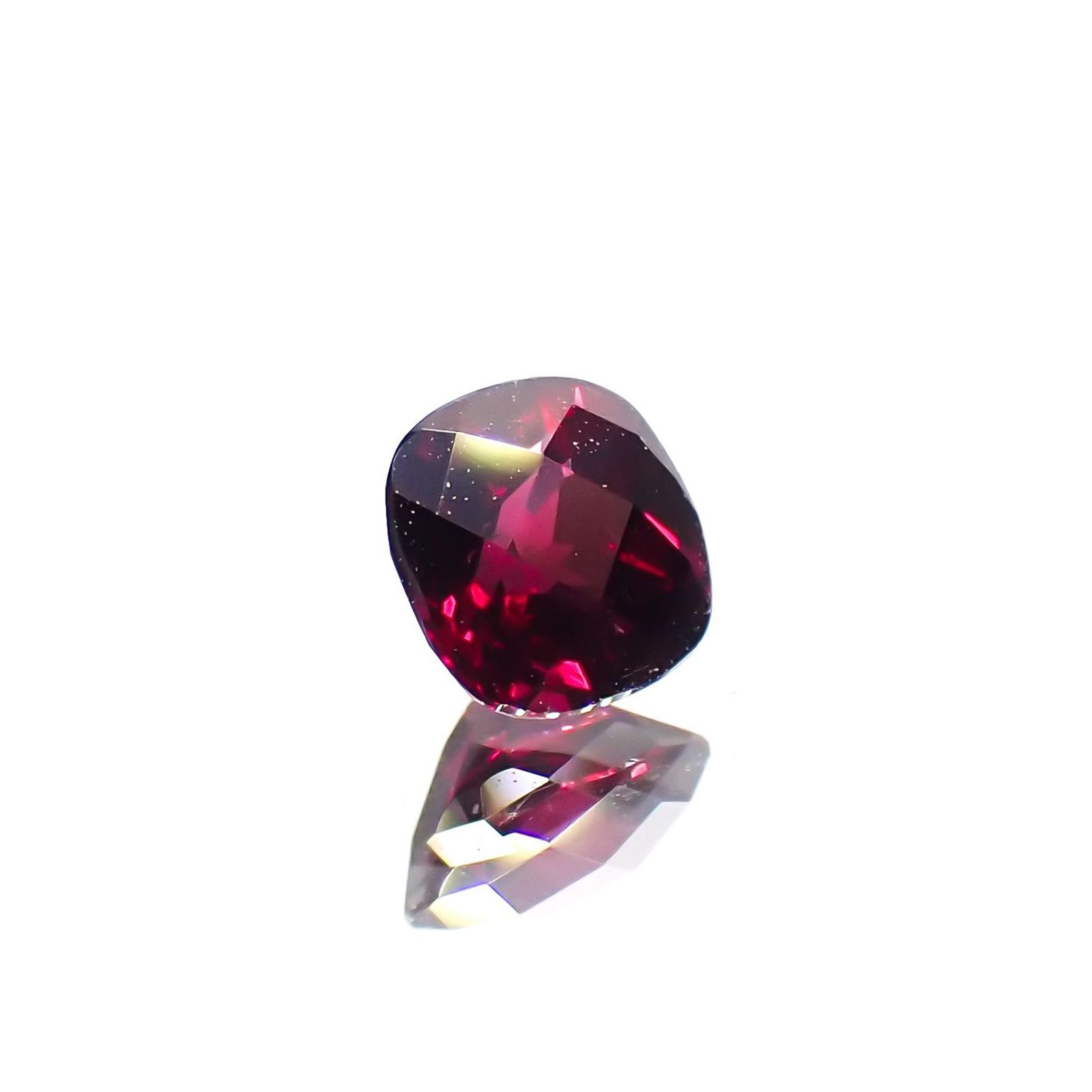 ◇チェッカーカット◇アントヒルガーネット(クロムパイロープガーネット) アメリカ・アリゾナ州産 0.38ct / 4.1x4.1mm前後 [251022881]