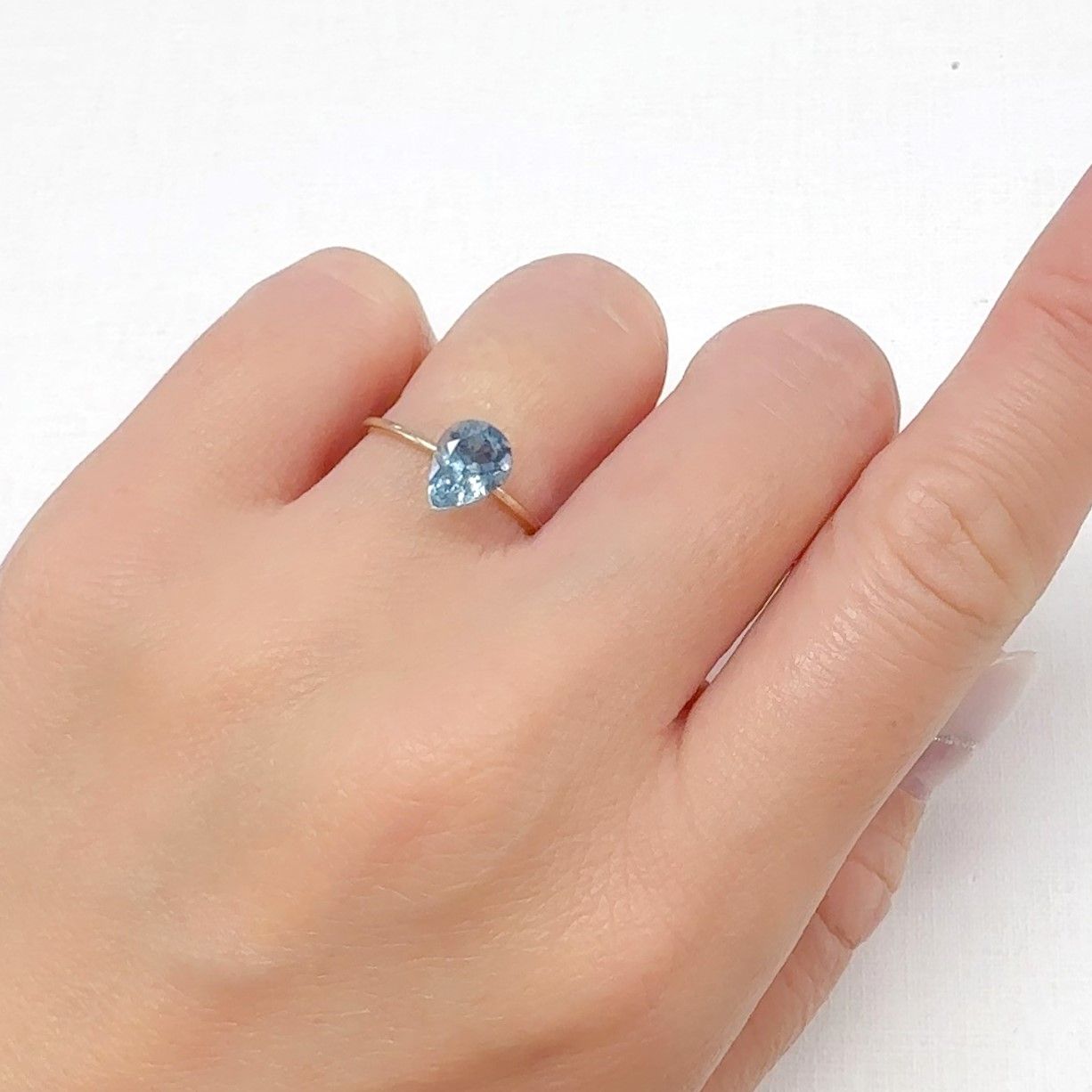 アクアマリン サンタマリアカラー マダガスカル産 0.97ct[240326968]7.8x5.8mm前後