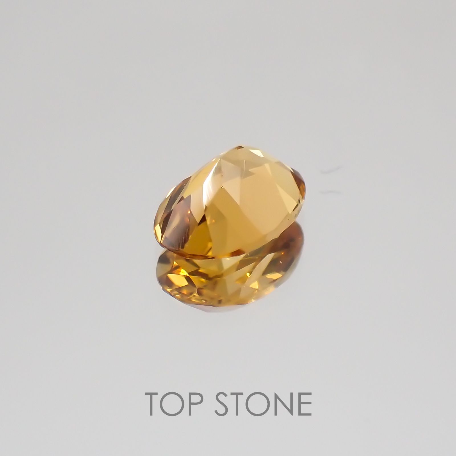 インペリアルガーネット(ヘソナイト)(宝石名ガーネット) スリランカ産 0.81ct 識別済[21038977]6.7×4.8mm前後