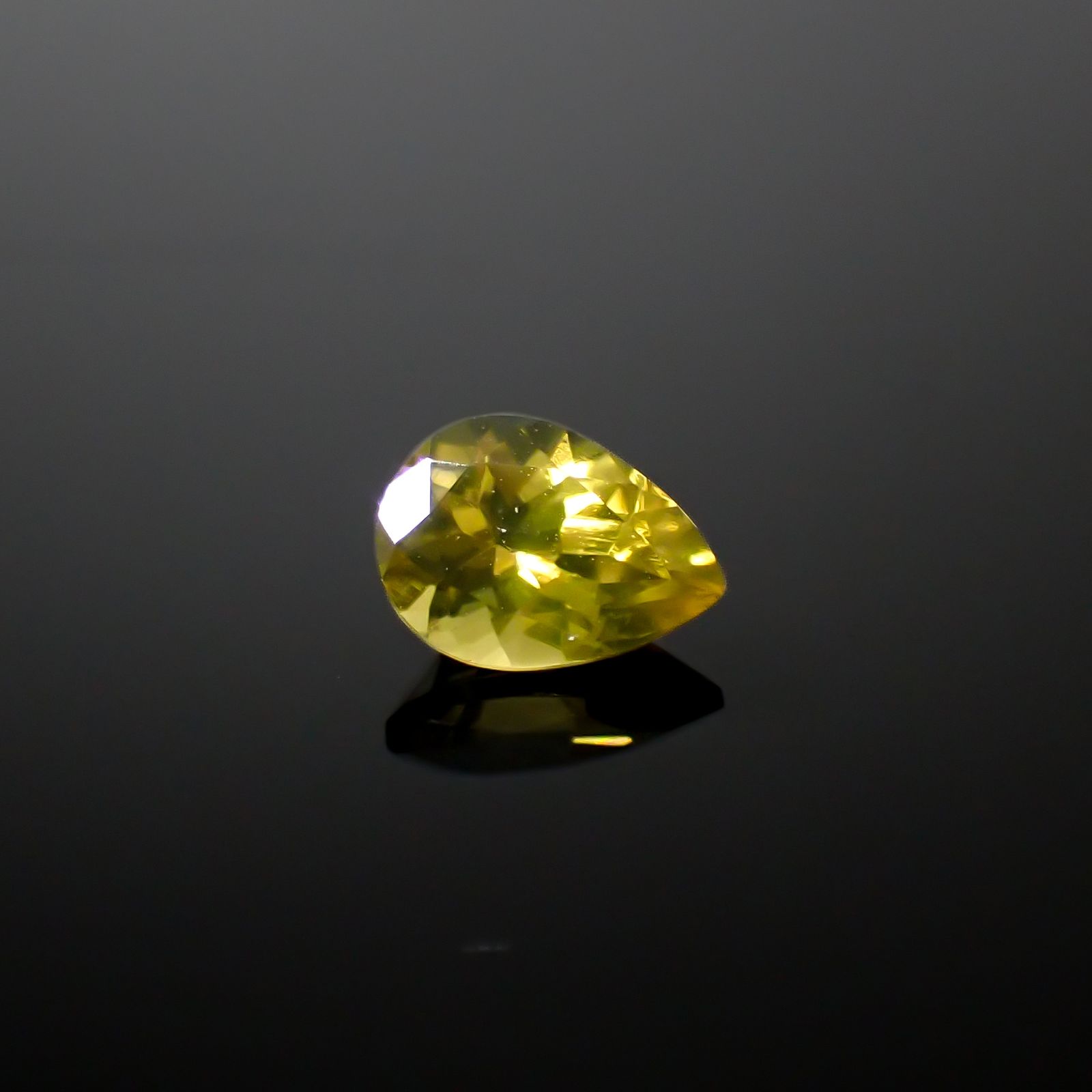 イエロージルコン スリランカ/カンボジア産 1.43ct[240728528]7.8x5.7mm前後