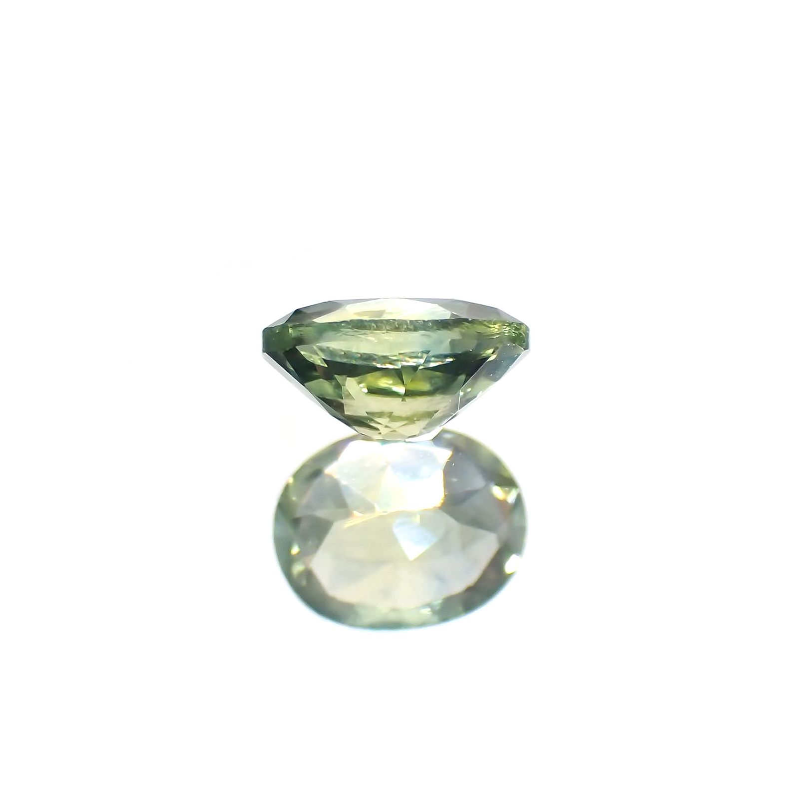 モンタナサファイア(宝石名サファイア)アメリカ・モンタナ州産 0.49ct 識別済[220114014]5.2x4.1mm前後