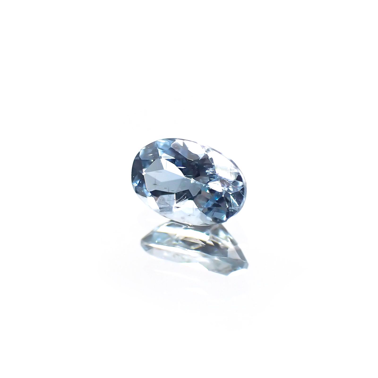 サンタマリアアクアマリン(宝石名アクアマリン) ブラジル産 0.41ct 識別済[210812635]6×3.9mm前後