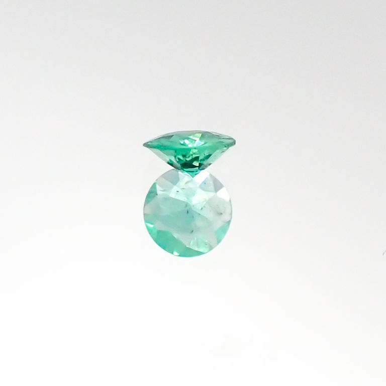 パライバトルマリン(宝石名トルマリン/別名パライバ・トルマリン) ブラジル・バターリャ鉱山産 0.068ct 識別済[20095305]2.9×2.8mm前後