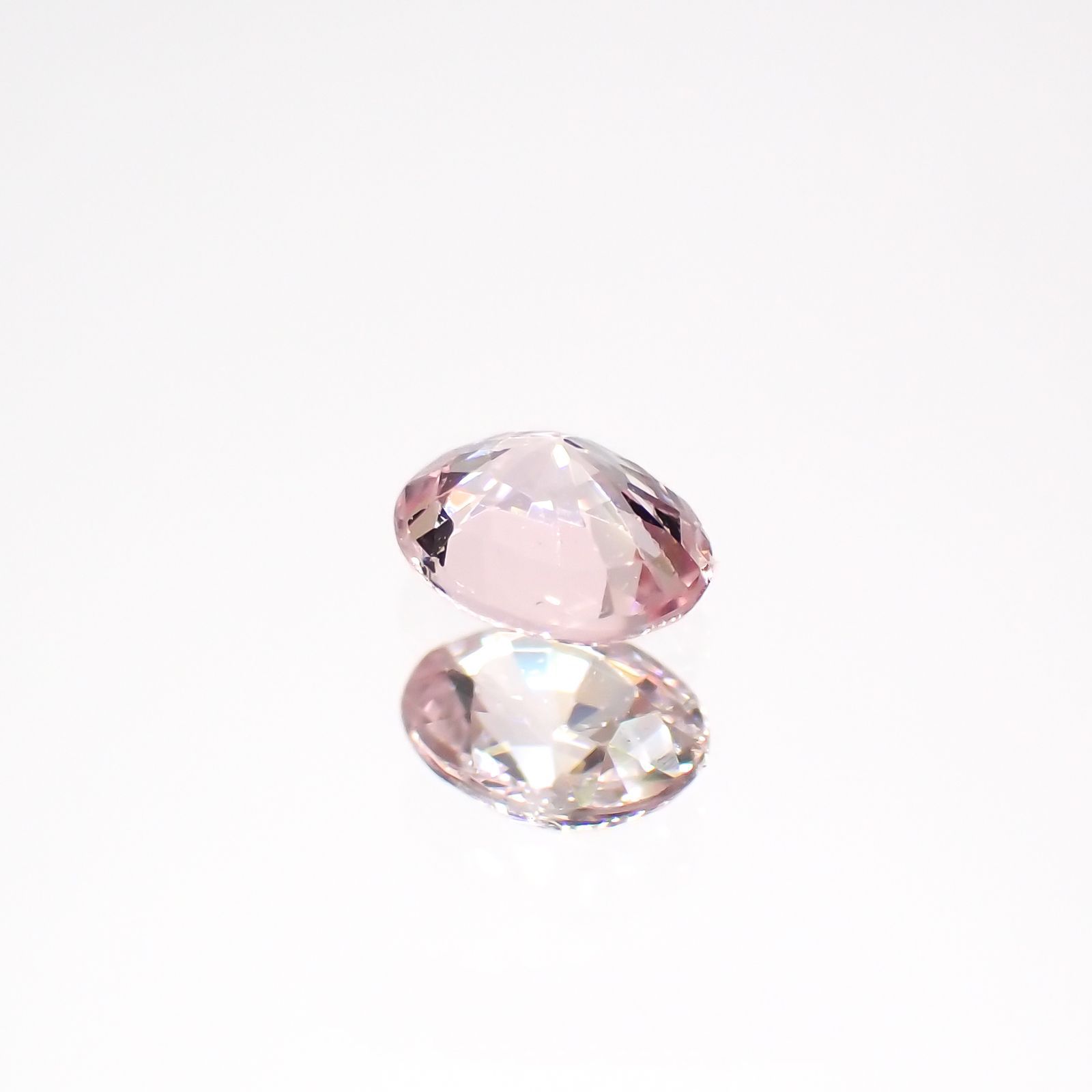 パパラチャサファイア(宝石名サファイア/別名パパラチャ・サファイア)スリランカ産 0.312ct ソ付(日独)[220616594]4.4x3.5mm前後