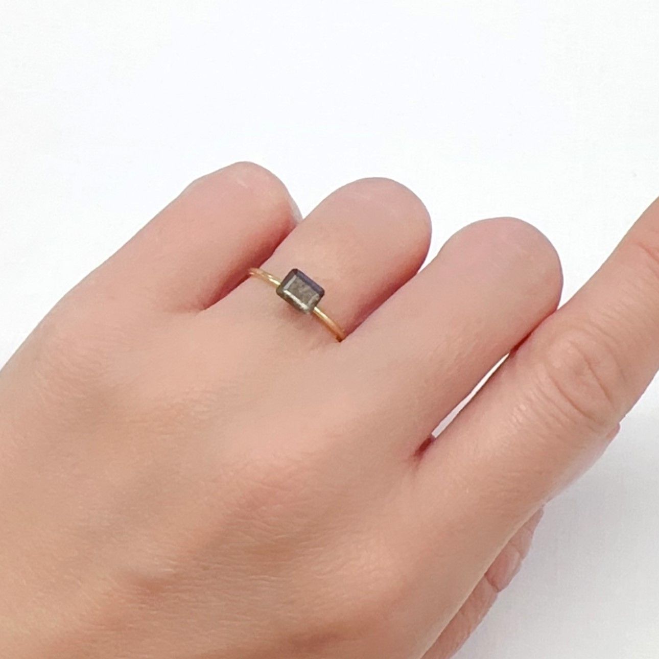 アベンチュリンアクアマリン ナイジェリア産 0.71ct[240226036]5.7x4.4mm前後