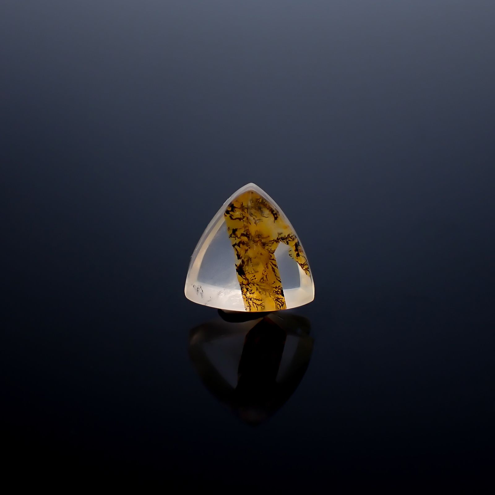 デンドリチッククォーツ ブラジル産 2.02ct / 7.9x8.1mm前後 [260724032]