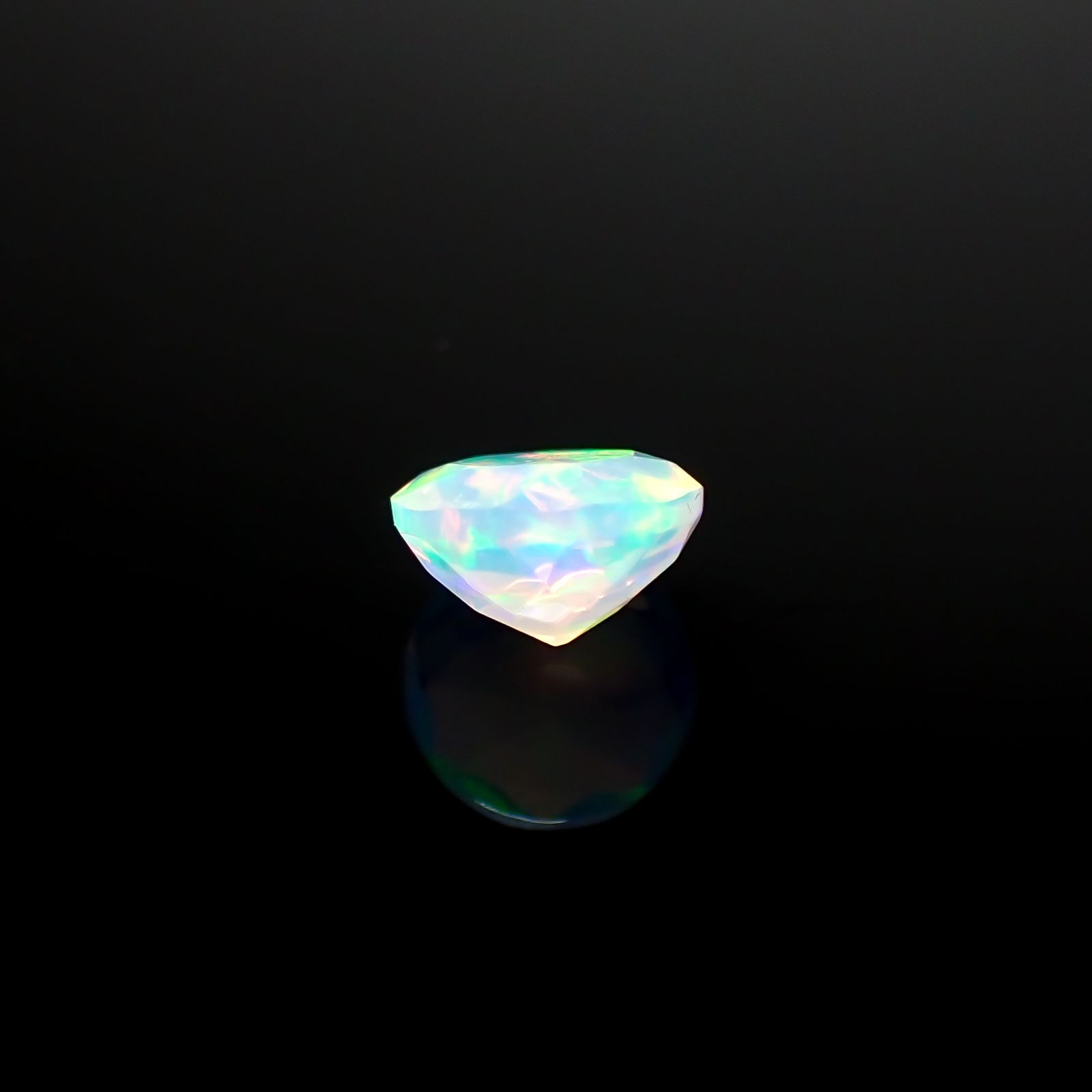 エチオピアオパール エチオピア産 0.79ct[240226242]6.9x6.9mm前後