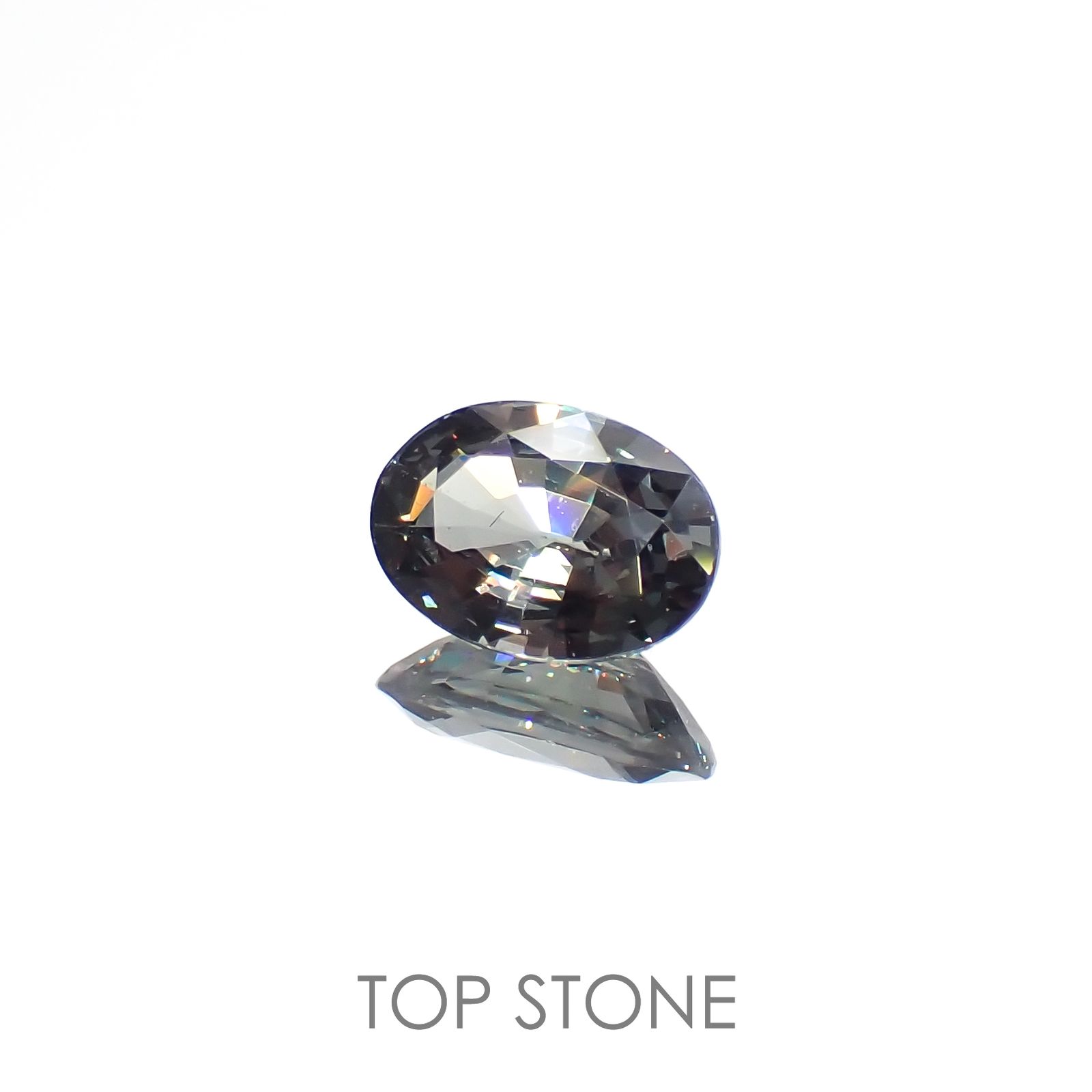 カラーチェンジガーネット アレキタイプ(宝石名ガーネット)マダガスカル・ベキリー産 0.70ct 識別済[220716950]6.5x4.6mm前後