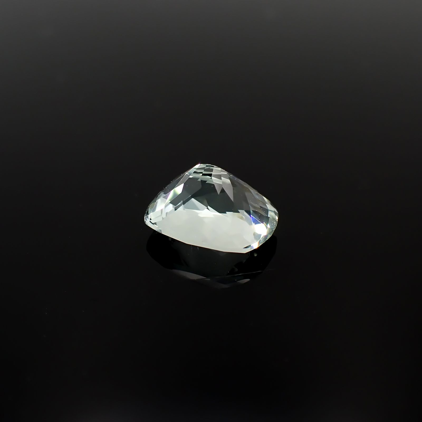 オリゴクレース(宝石名オリゴクレース)ケニア産 2.67ct 識別済[240628003]9.6x7.3mm前後