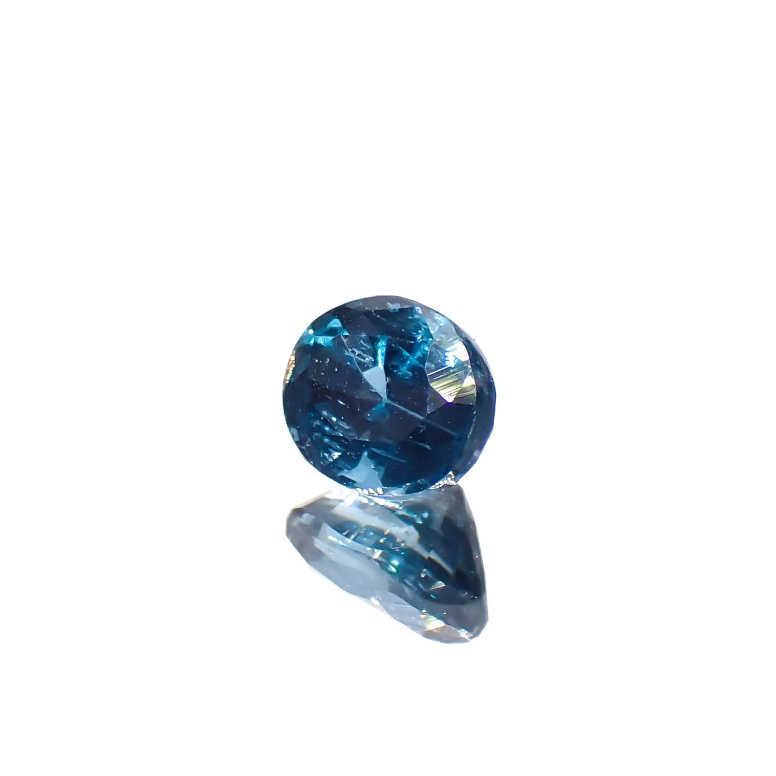 オーシャンブルーカイヤナイト(宝石名カイヤナイト)インド・オリッサ州産 0.54ct 識別済[240929160]5.1x4.1mm前後