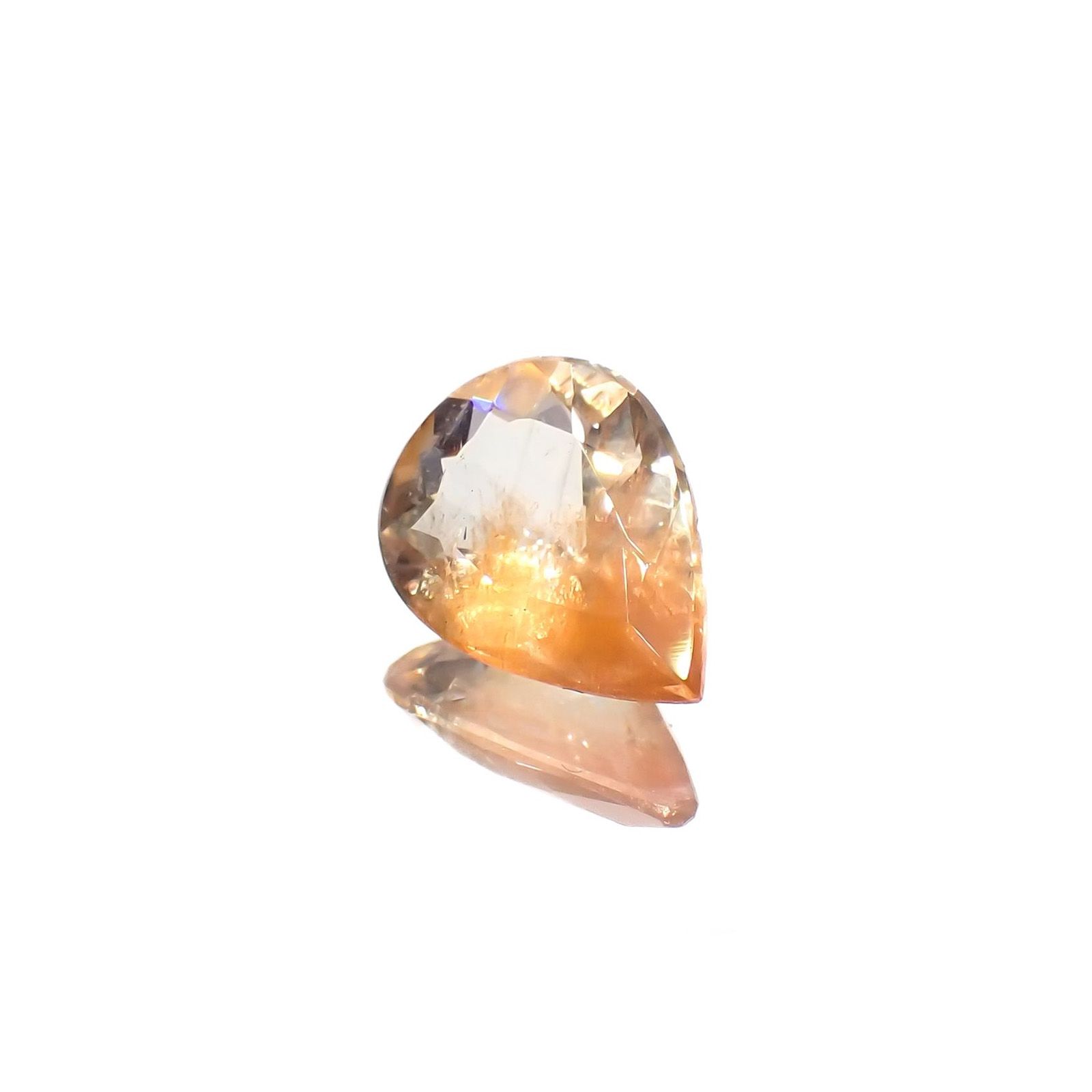 サンストーンスキャポライト(宝石名シーン・スキャポライト)タンザニア産 識別済 1.13ct / 9.1x6.6mm前後 [221219271]
