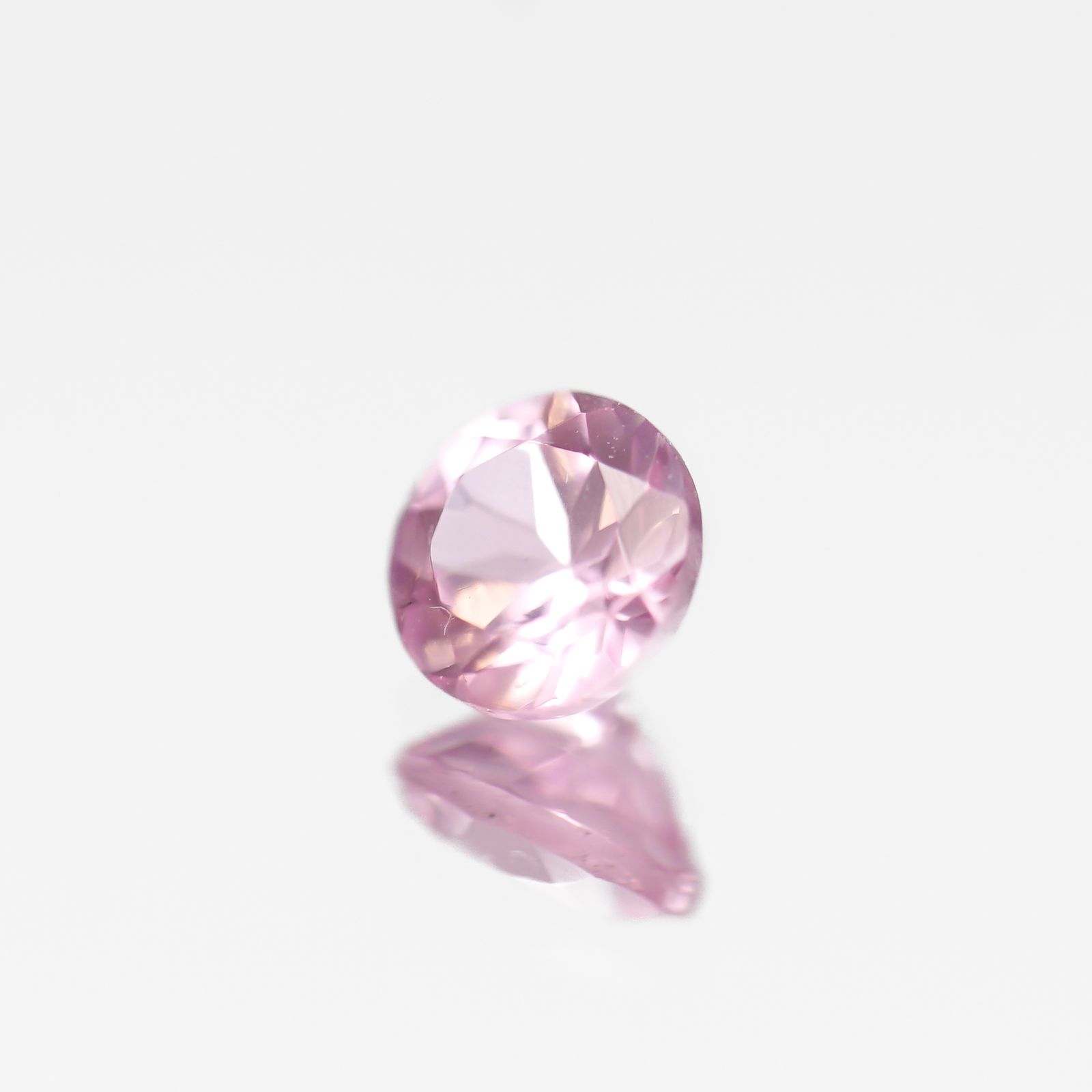 シルキーピンクスピネル タンザニア産 0.30ct[230421559]3.9x3.9mm前後