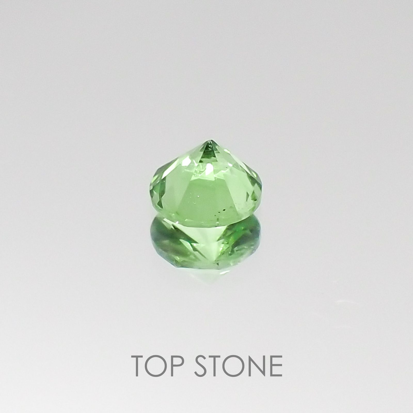 ミントガーネット タンザニア産 ルース 0.3ct[5519]4.1×4.1mm前後