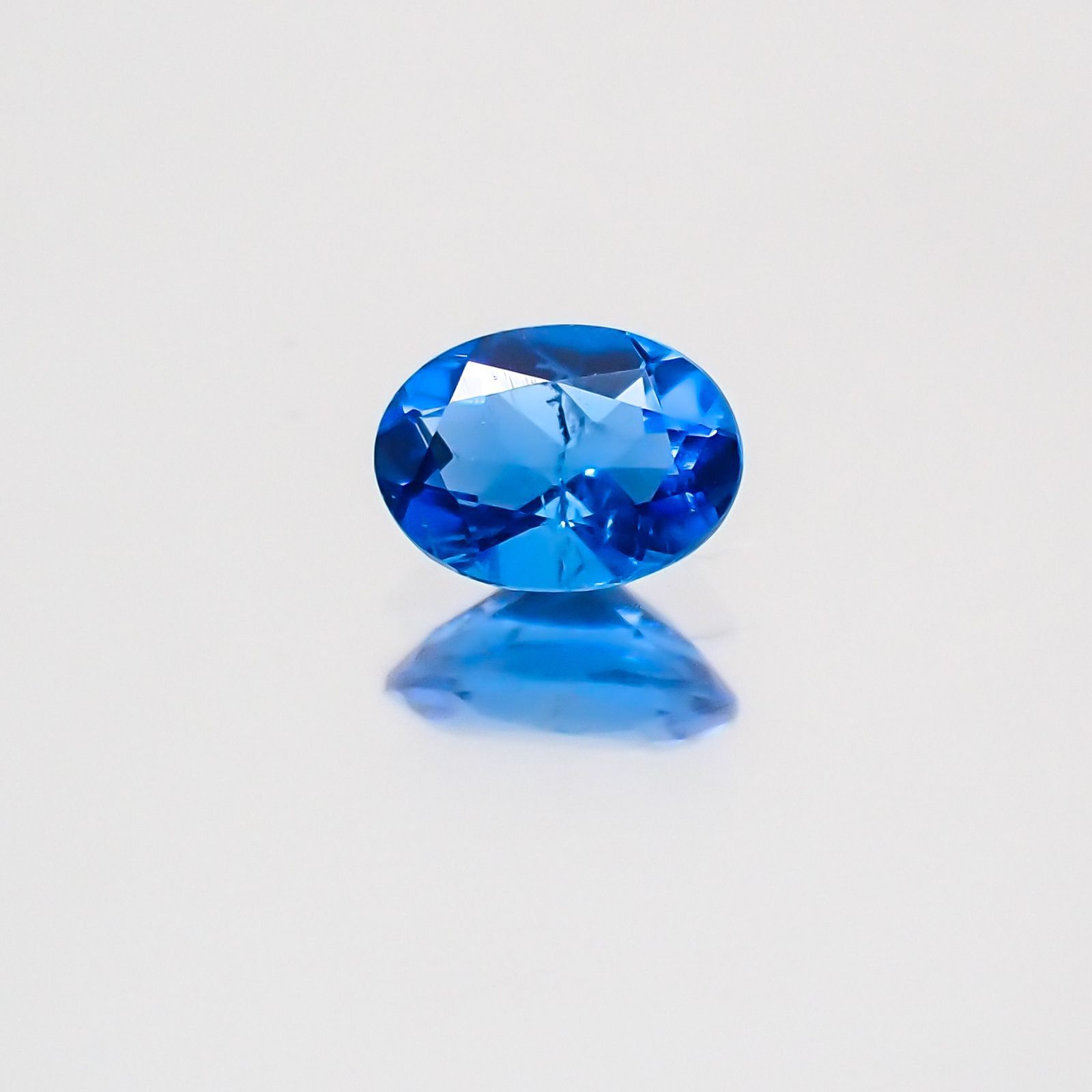 アウイナイト フルオレッセンス(宝石名アウイナイト) ドイツ産 0.103ct ソ付(日独)[21049769]3.7×2.8mm前後