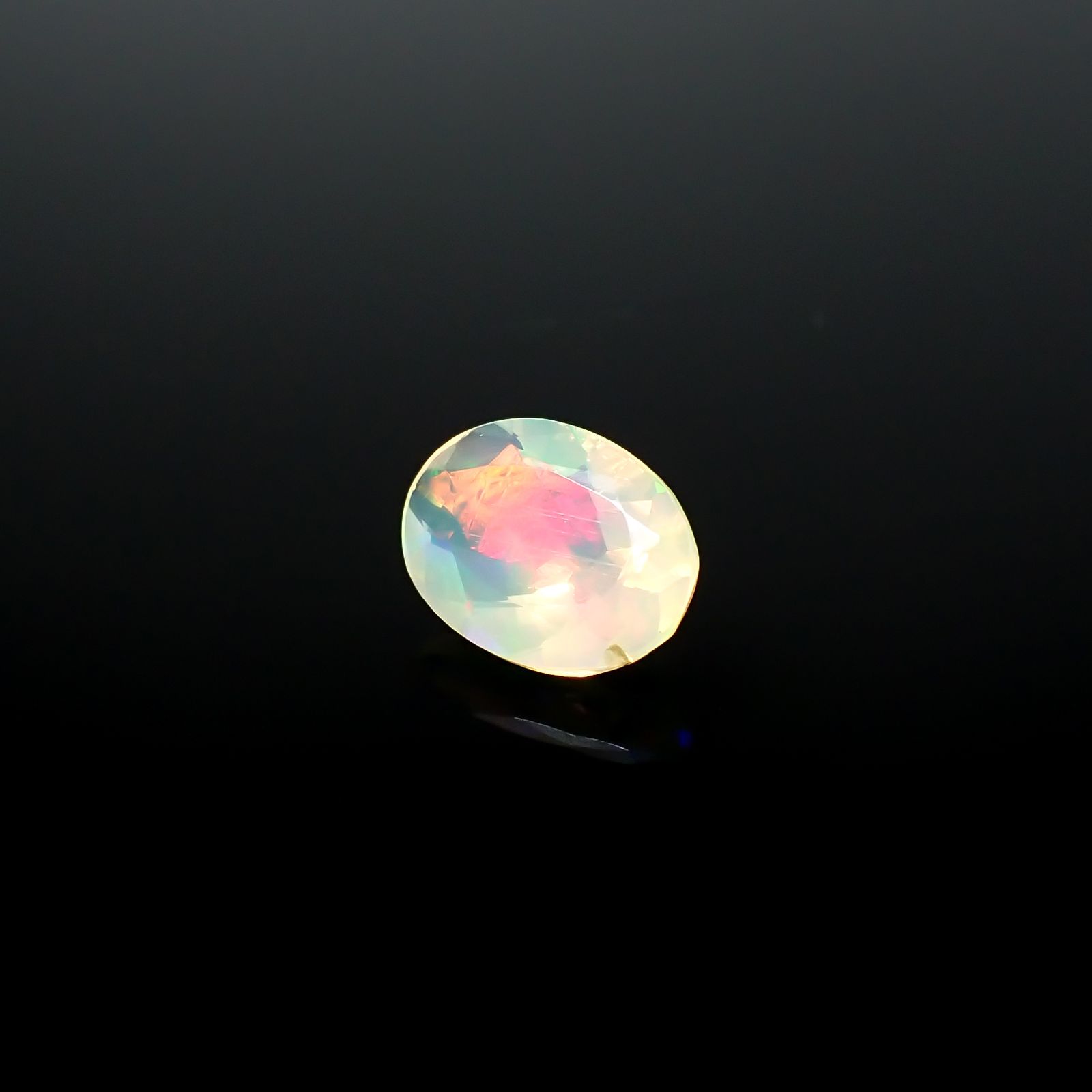 エチオピアオパール エチオピア産 0.77ct[240125320]8x6.2mm前後