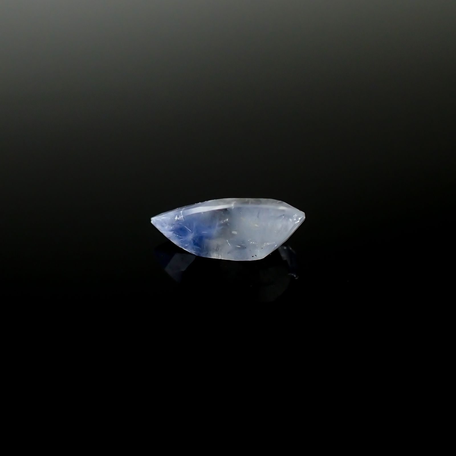 デュモルチェライトインクォーツ ブラジル産 1.34ct[240125648]10.7x6.3mm前後