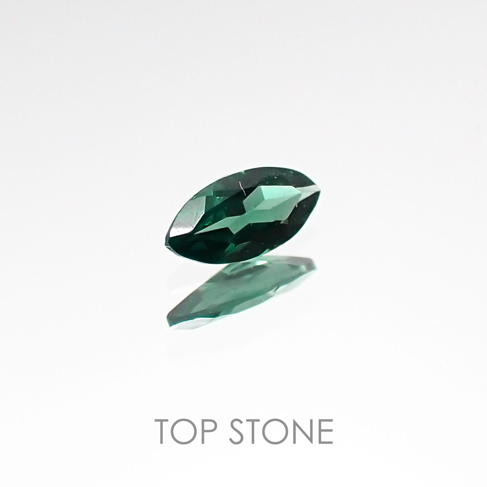 カラーチェンジガーネット(アレキタイプ) マダガスカル・ベキリー産 ルース 0.075ct[20106587]4.1×2.1mm前後