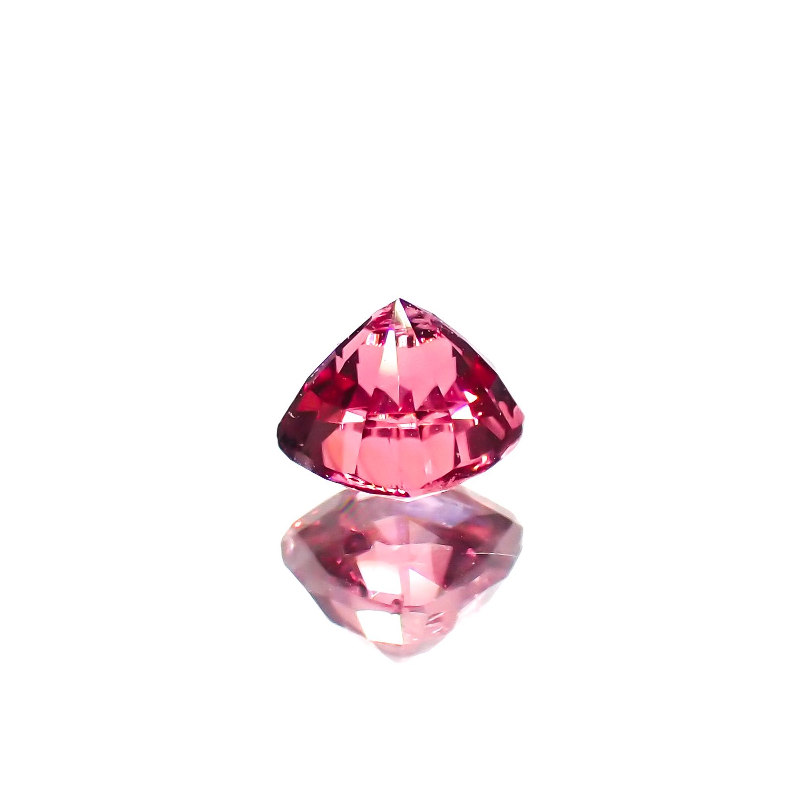 ホットピンクスピネル タンザニア産 0.31ct[231224513]3.6x3.4mm前後
