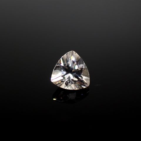 カラーレスジルコン(宝石名ジルコン)スリランカ/カンボジア産 0.92ct 識別済[240928898]5.4x5.6mm前後