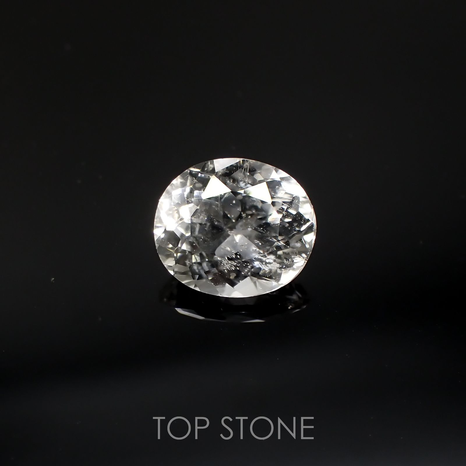 フェナカイト(宝石名フェナカイト)マダガスカル産 1.48ct 識別済[220716958]8.1x7mm前後