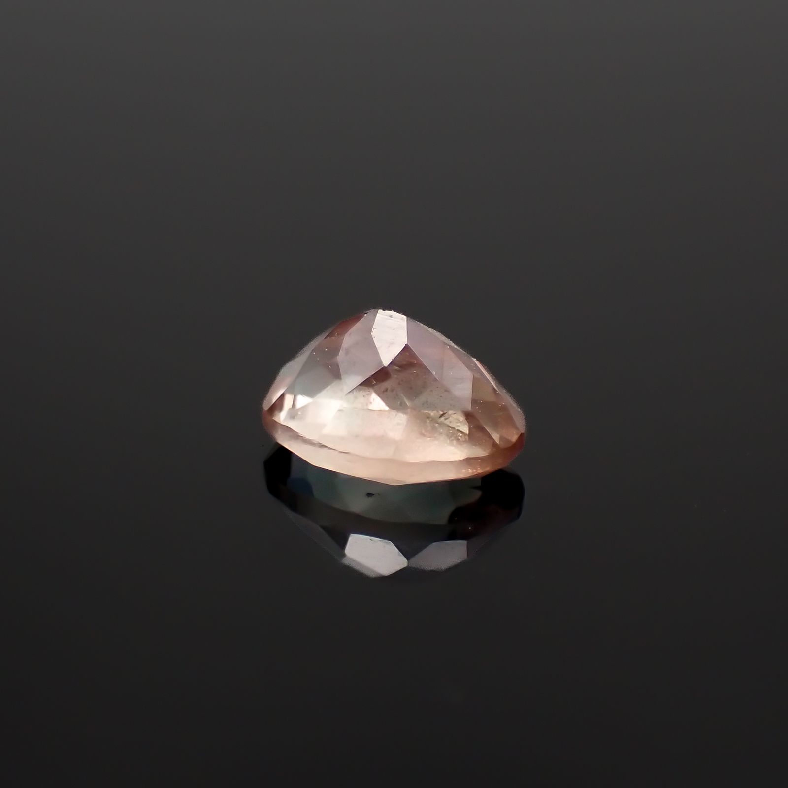 パーティカラーオレゴンサンストーン アメリカ・オレゴン州産 0.73ct[230722842]6.8x4.8mm前後