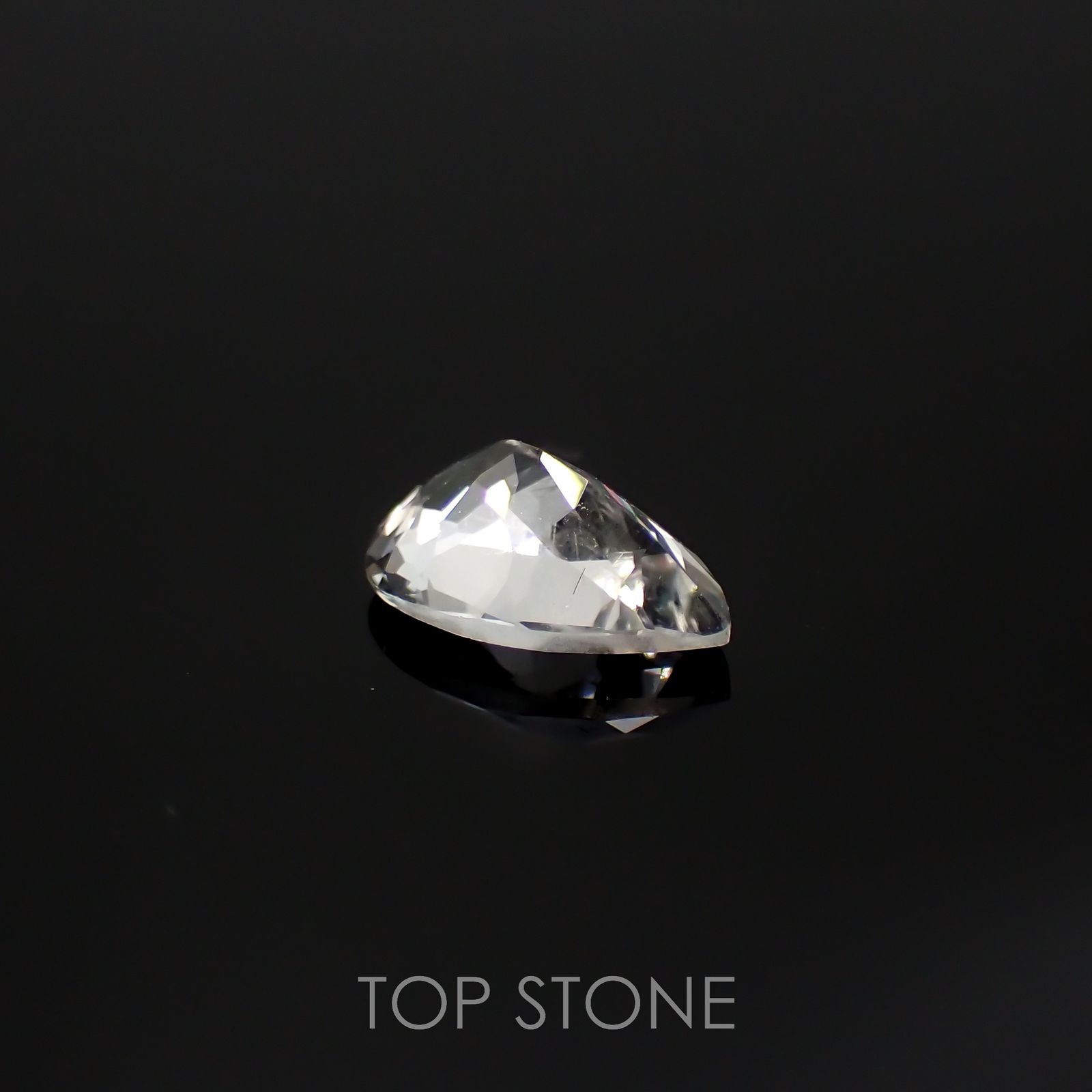 フェナカイト(宝石名フェナカイト)ロシア産 0.78ct 識別済[220515730]8x5.4mm前後