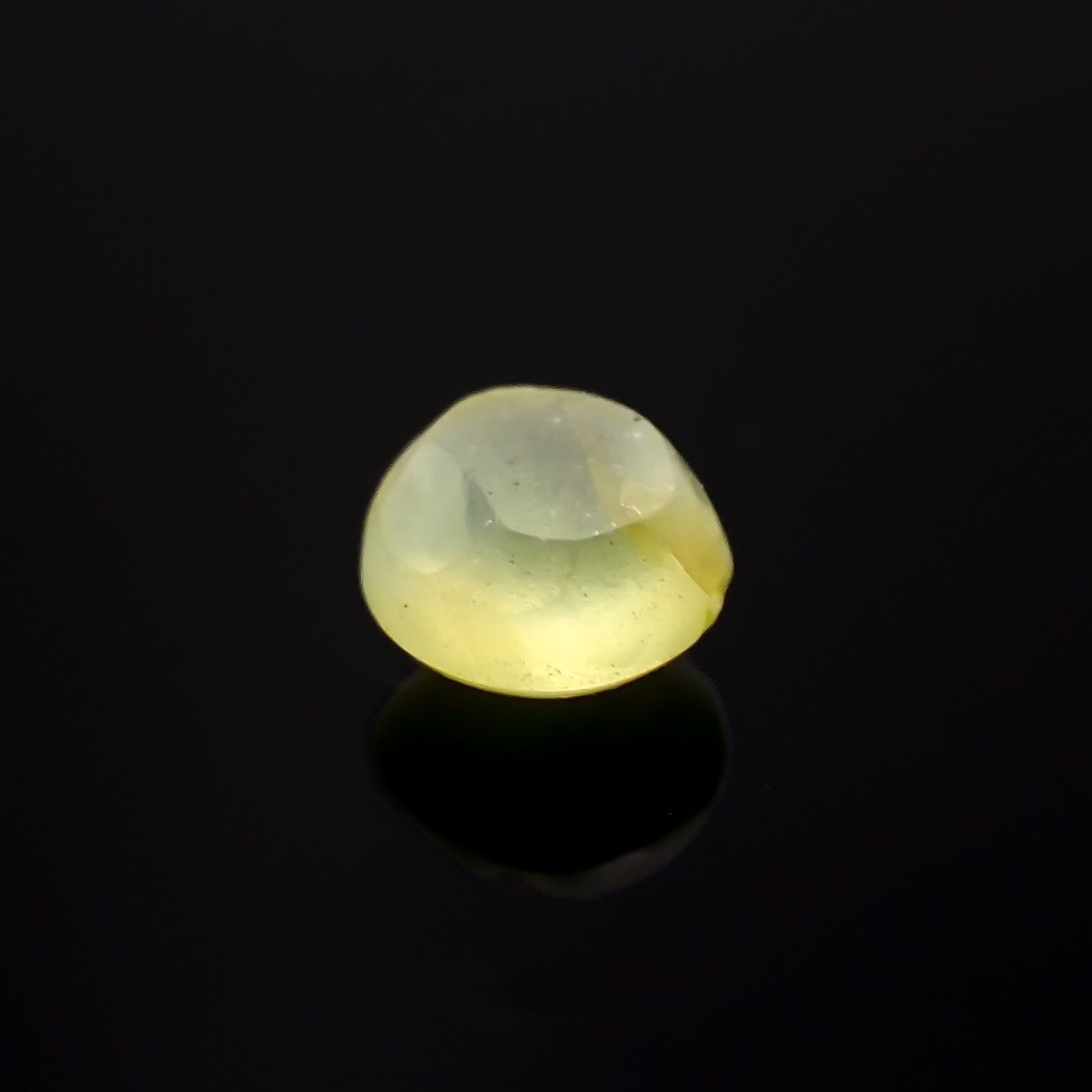 クリソベリルキャッツアイ スリランカ産 0.40ct / 3.9x3.9mm前後 [260118252]