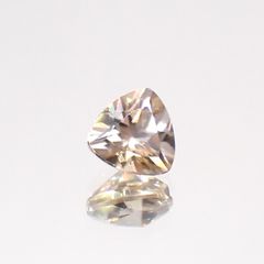 シャンパンカラージルコン(宝石名ジルコン)スリランカ/カンボジア産 0.56ct 識別済[230722987]4.5x4.5mm前後