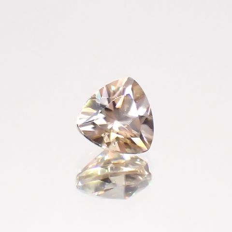 シャンパンカラージルコン(宝石名ジルコン)スリランカ/カンボジア産 0.56ct 識別済[230722987]4.5x4.5mm前後