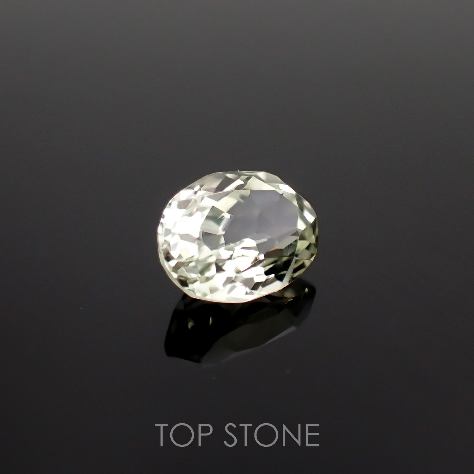 シリマナイト(宝石名シリマナイト)インド産 1.54ct 識別済[221018464]8.1x6.2mm前後